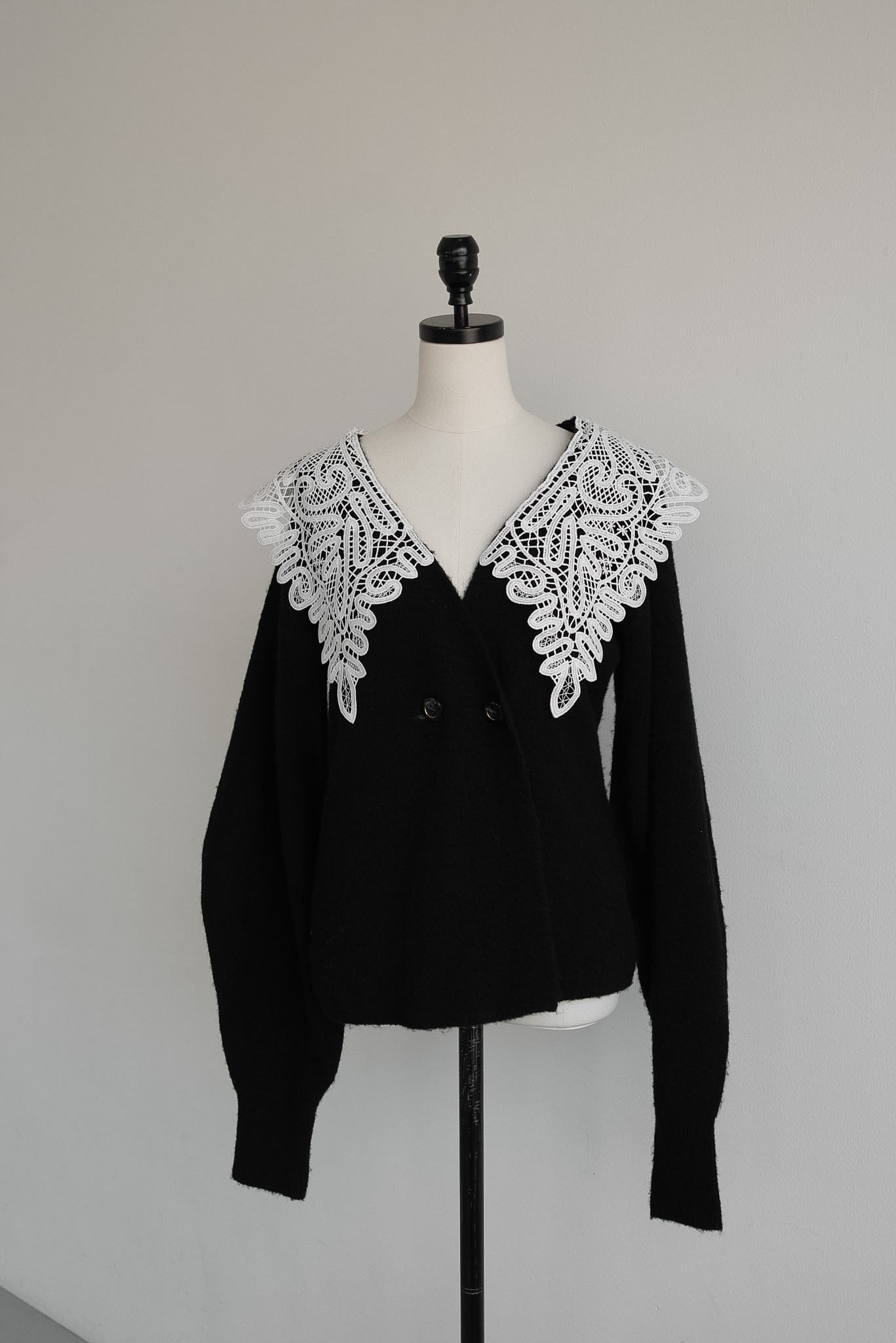 lace collar knit cardigan