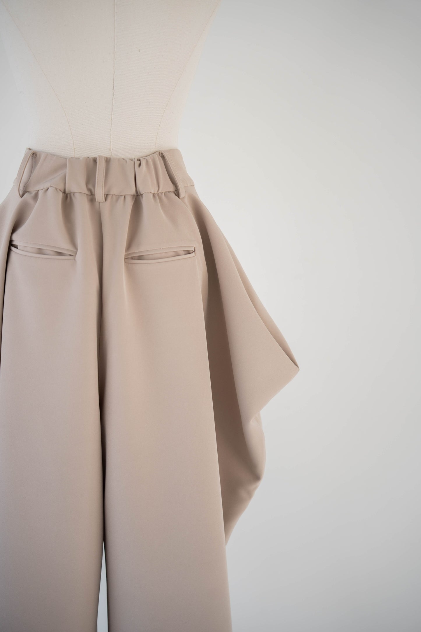 cocoon tuck pants