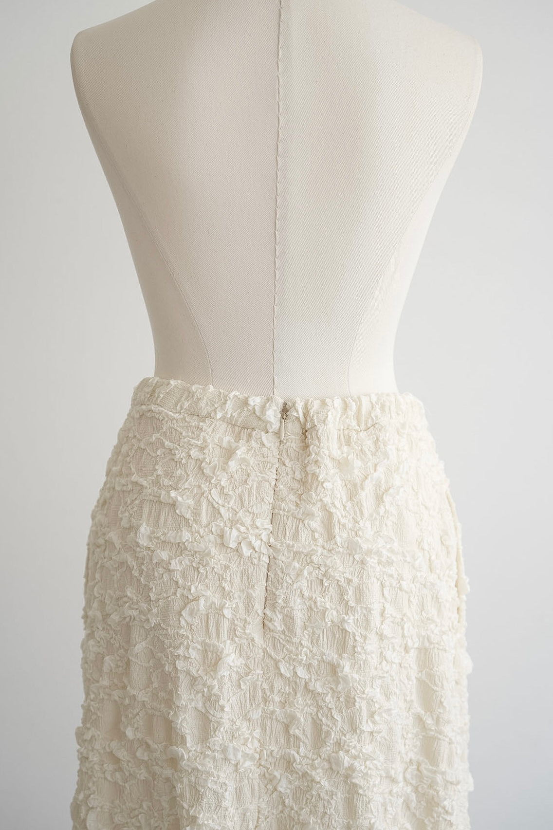 embossed form skirt