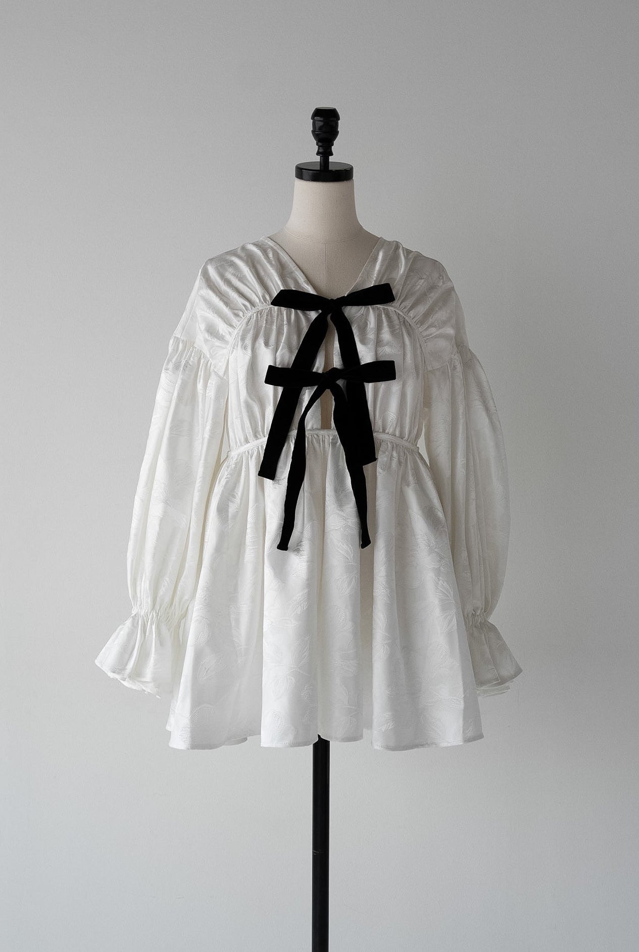 ［Édition］jacquard ribbon blouse