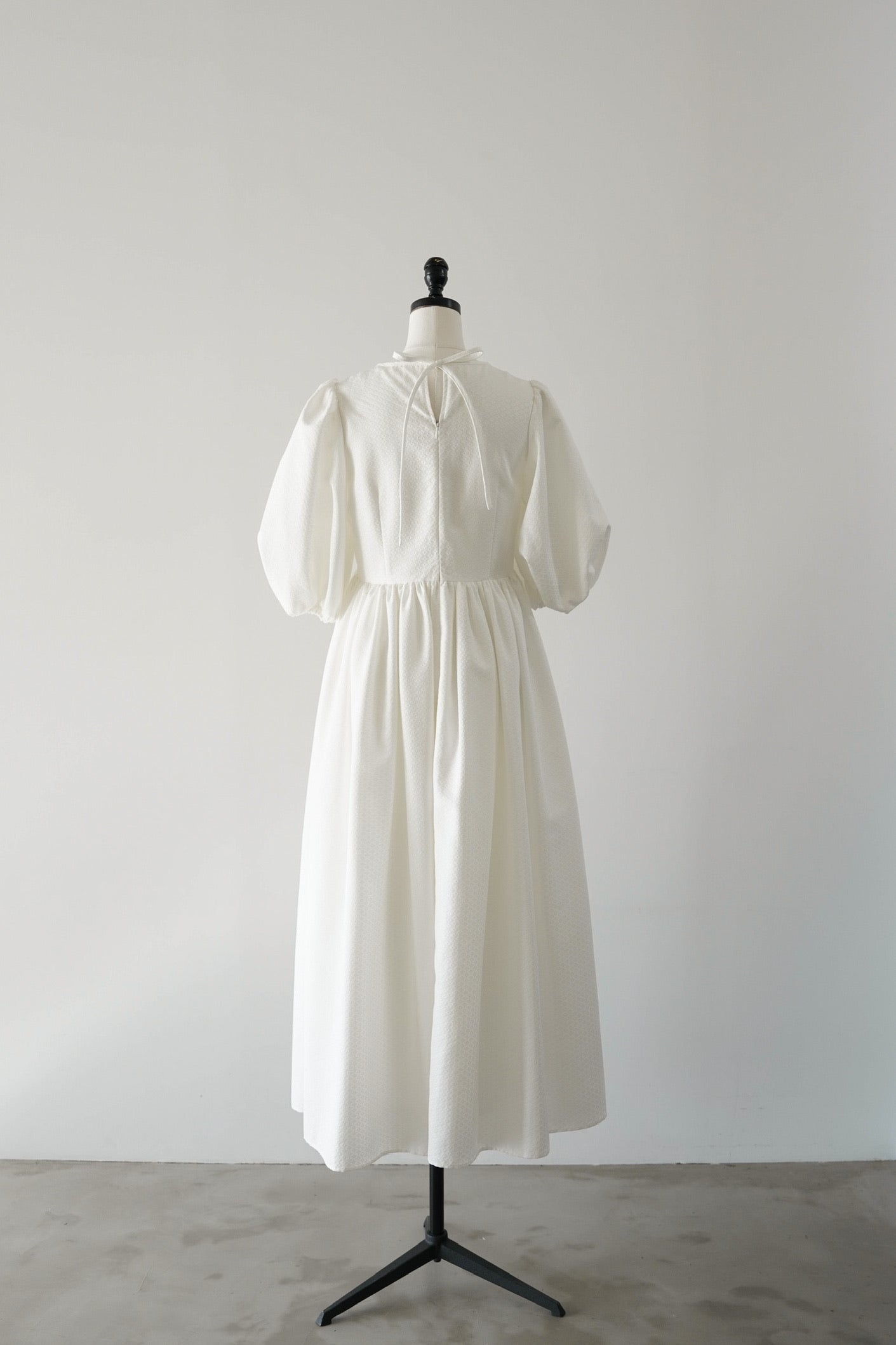 puff sleeve volume one-piece