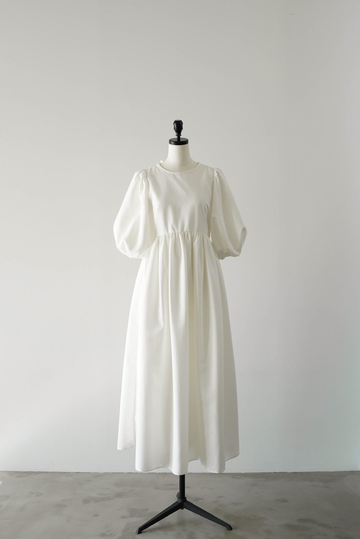 puff sleeve volume one-piece