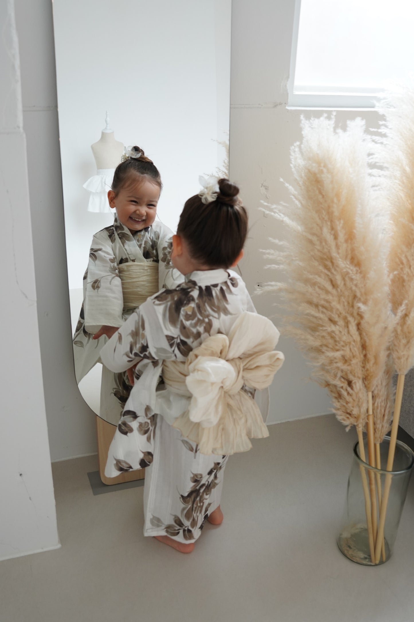 ［utatane×Acka.］kids 山茶花 white（lame）浴衣3set