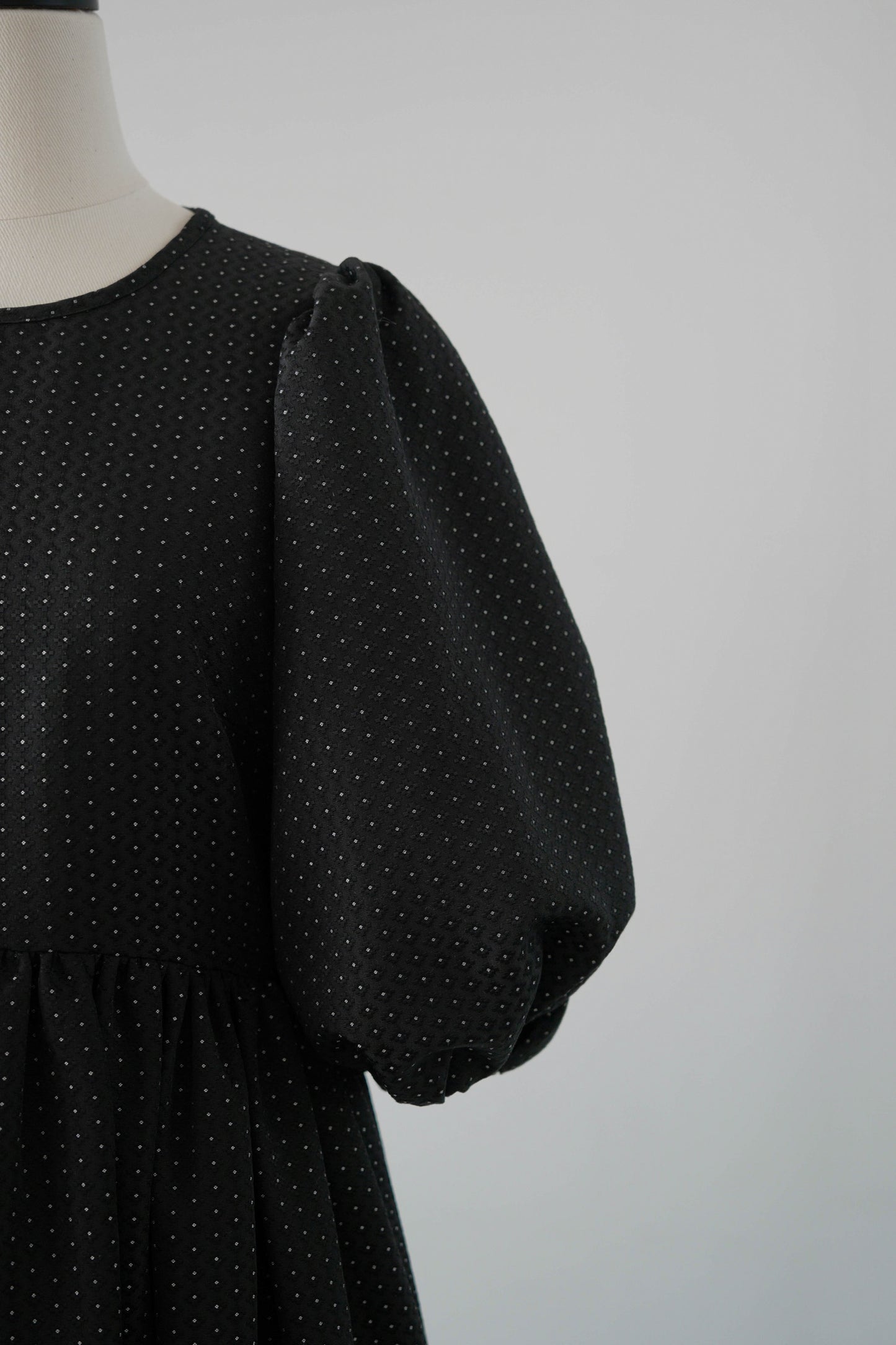 puff sleeve volume one-piece