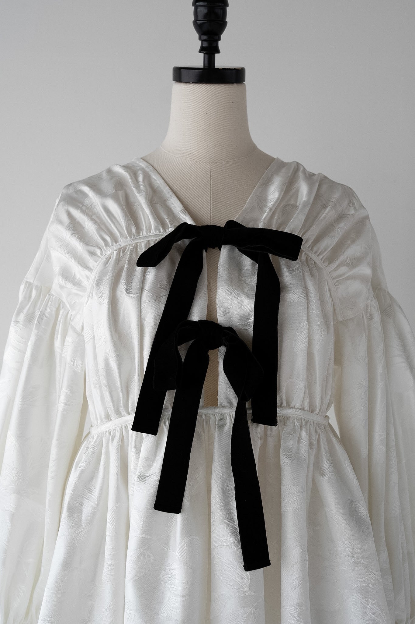 ［Édition］jacquard ribbon blouse