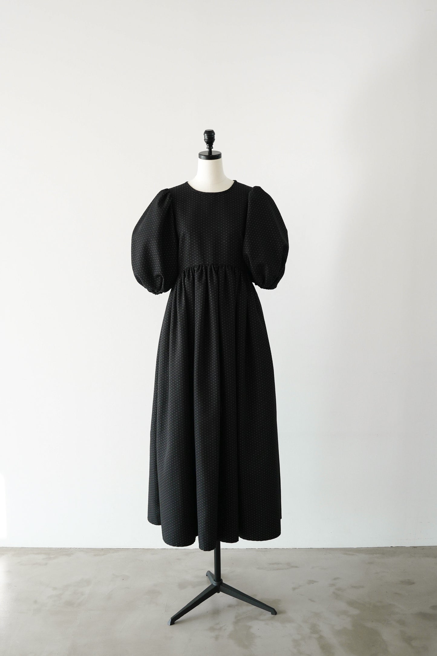puff sleeve volume one-piece