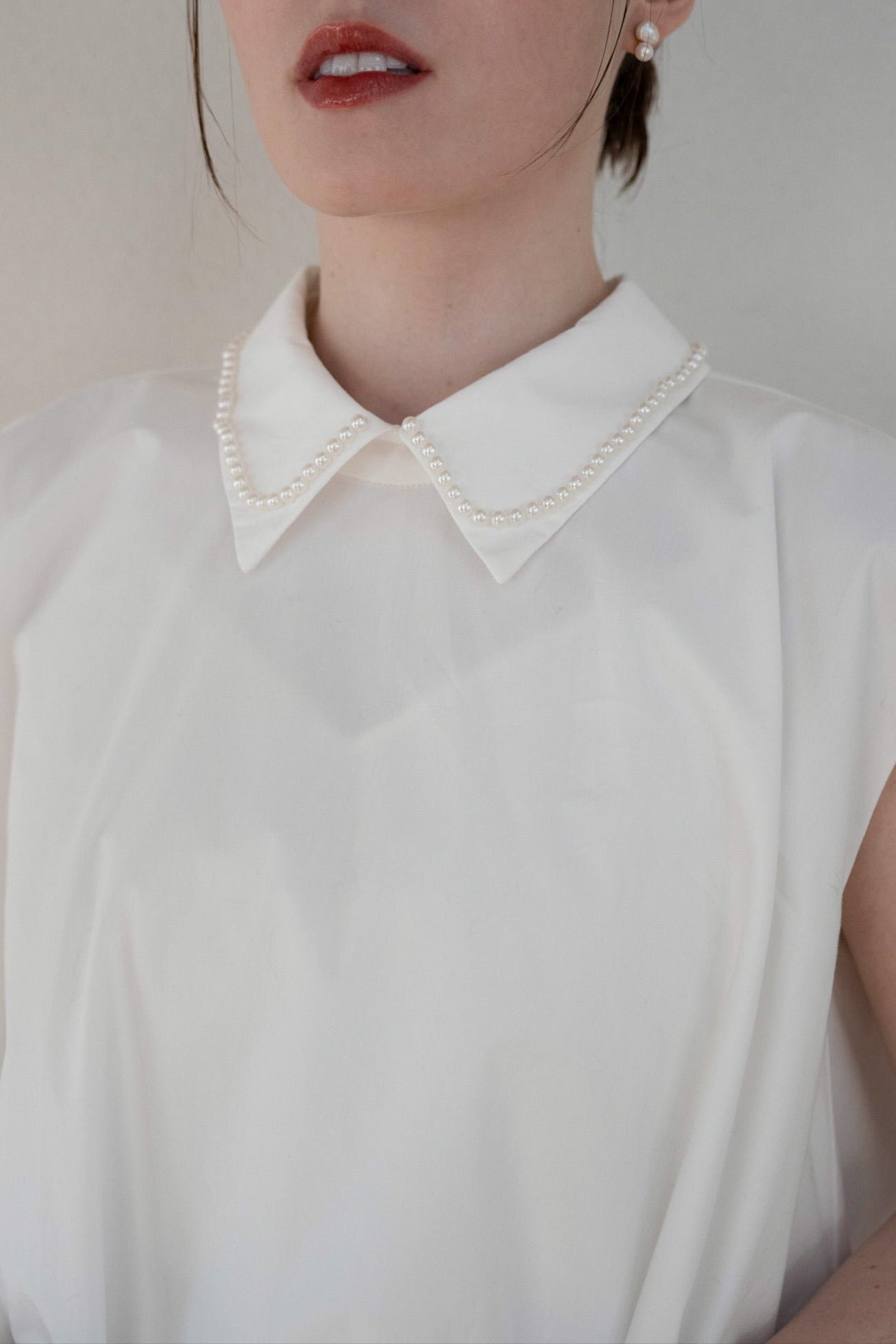 pearl line balloon blouse