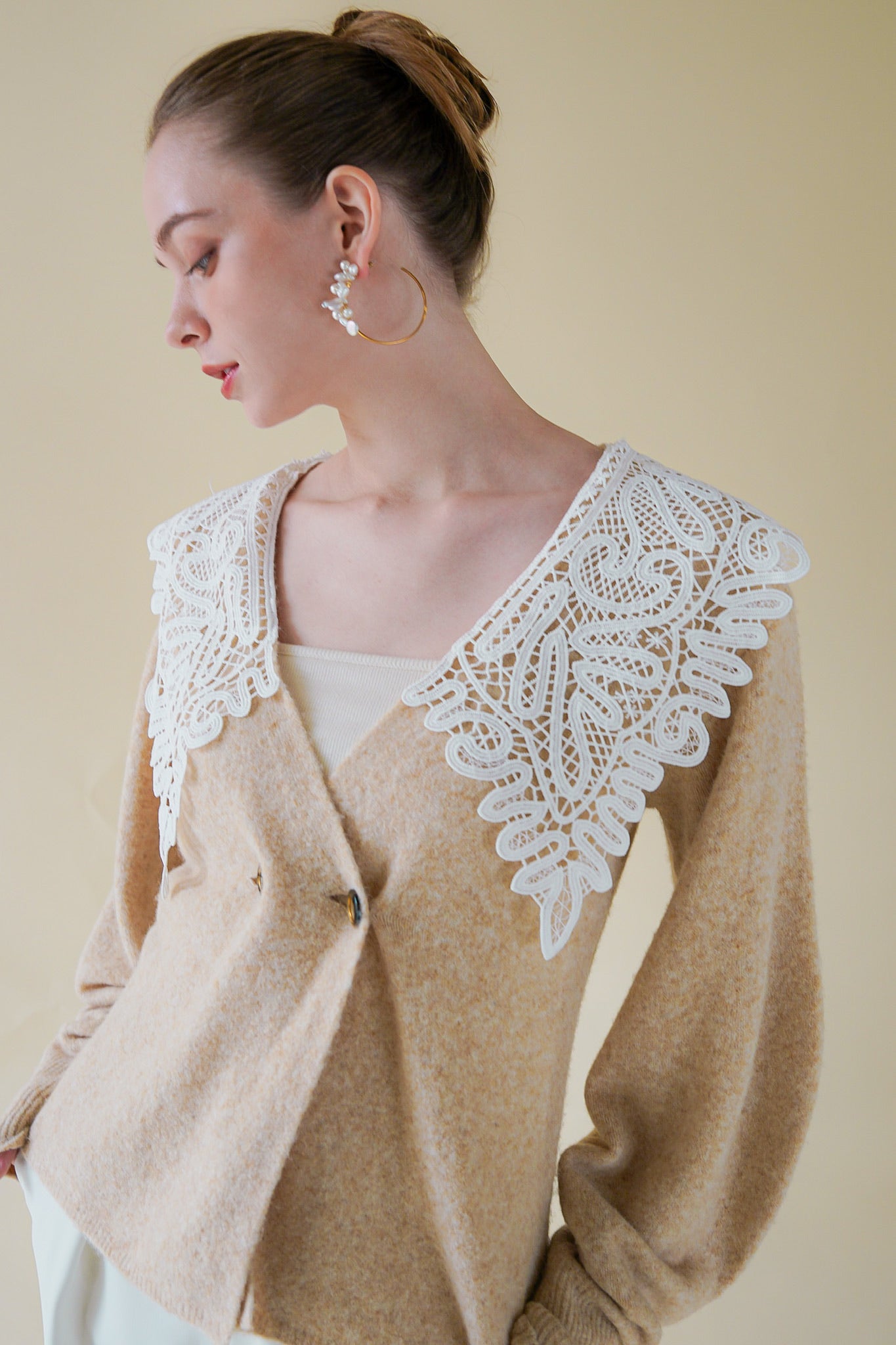 lace collar knit cardigan