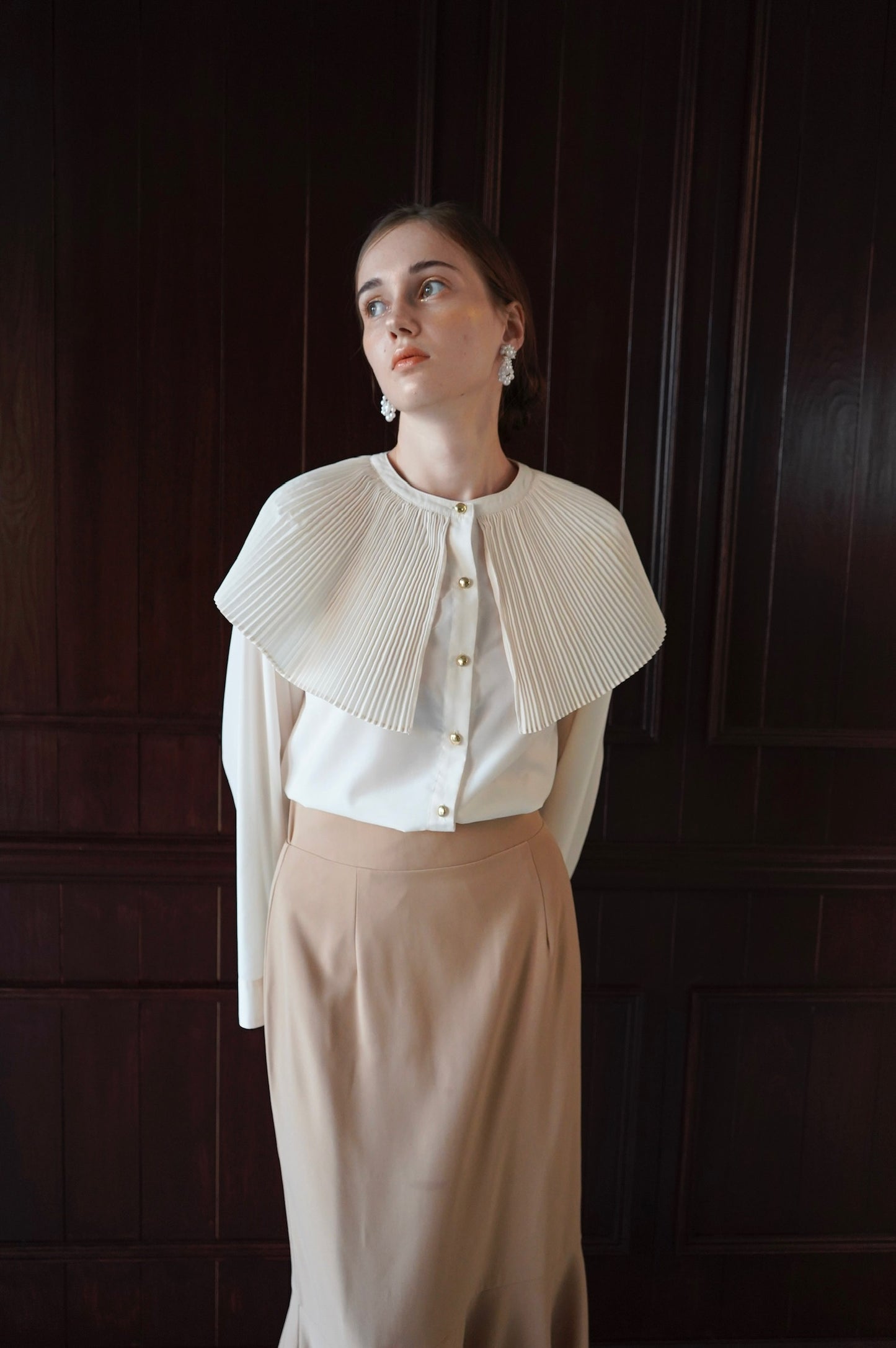 pleats collar blouse