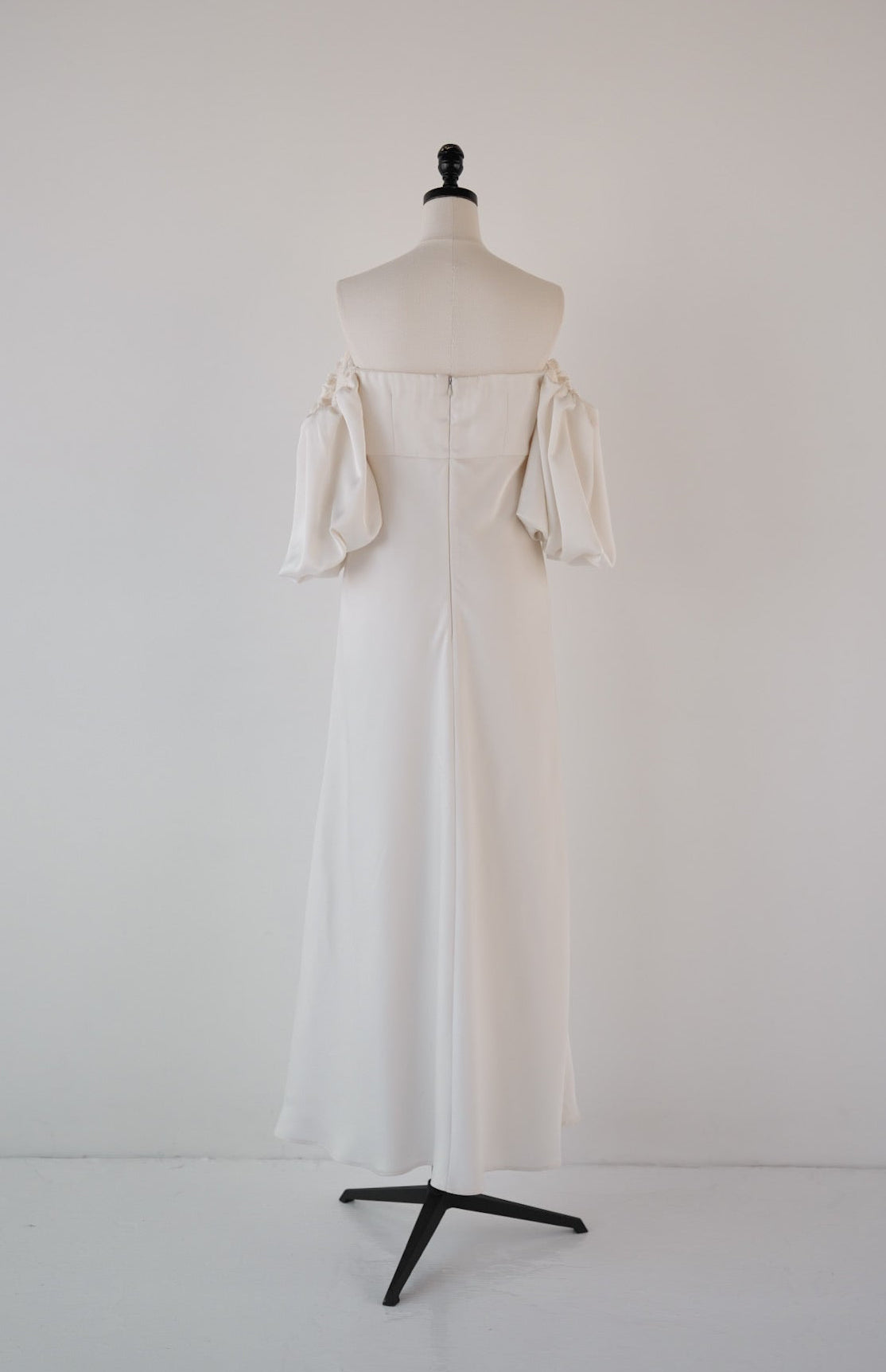 ［Édition］soft line puff dress