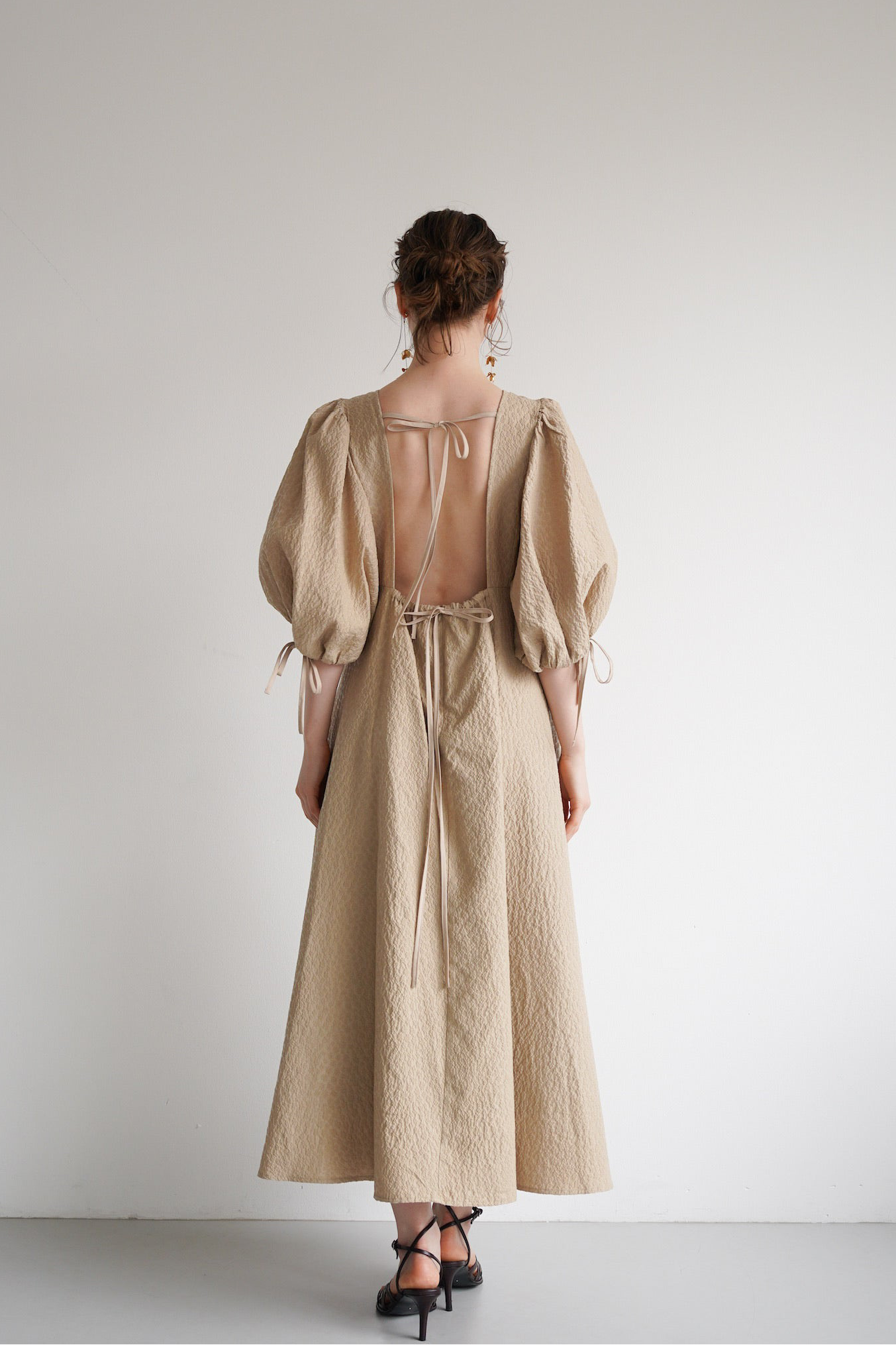 ワンピース acka back open volume one-piece back open volume one ワンピース acka back open volume one-piece back open volume one