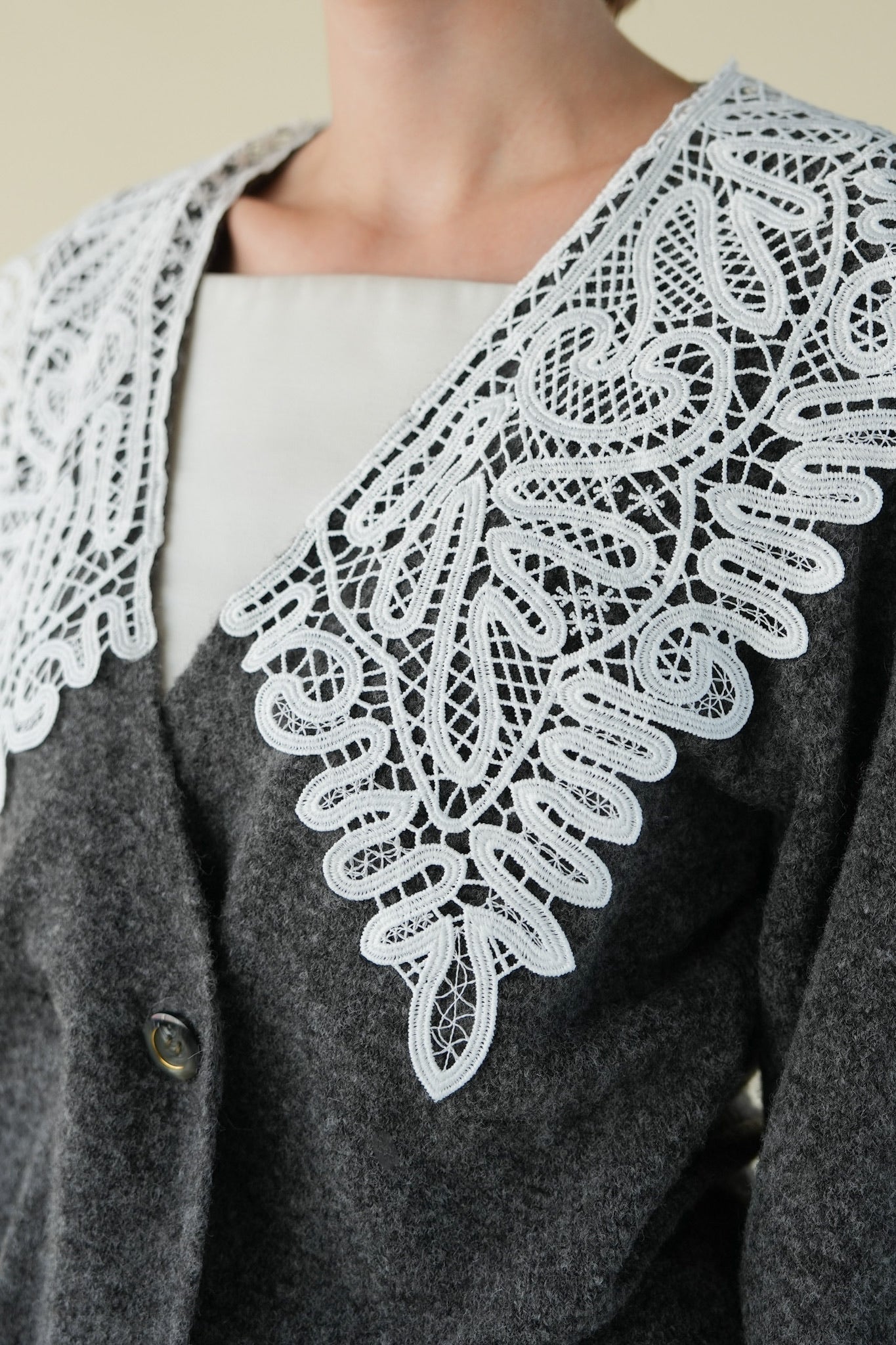 lace collar knit cardigan