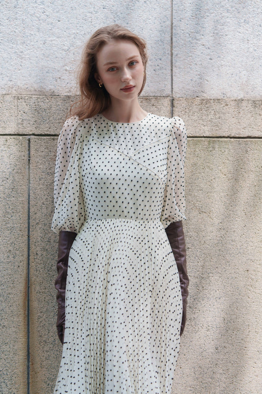 dot pleats one-piece