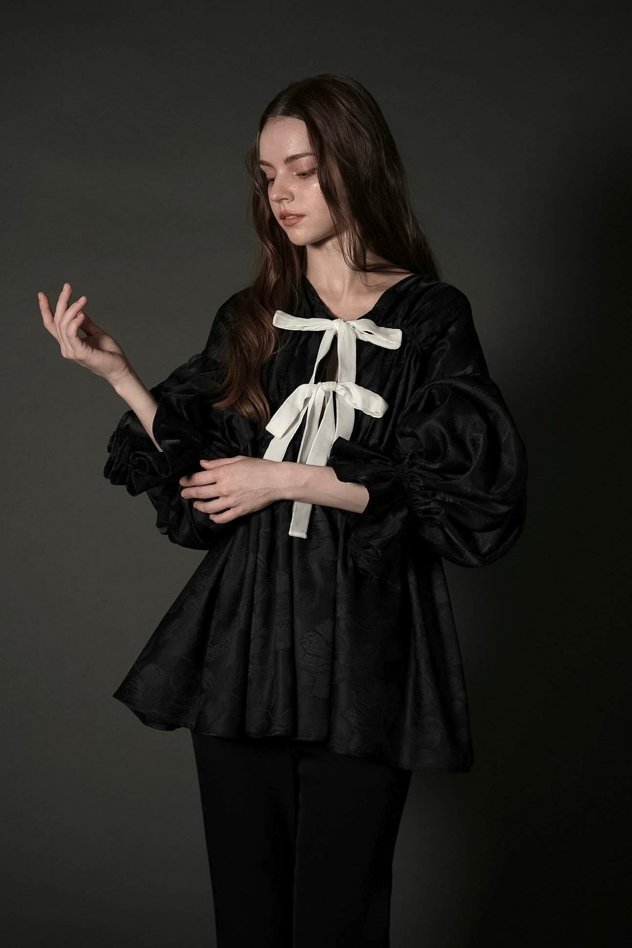 ［Édition］jacquard ribbon blouse