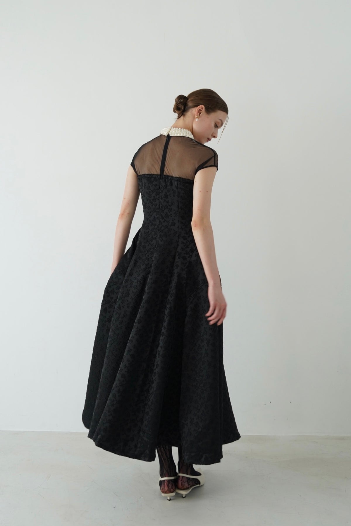 [Édition] pearl collar jacquard dress