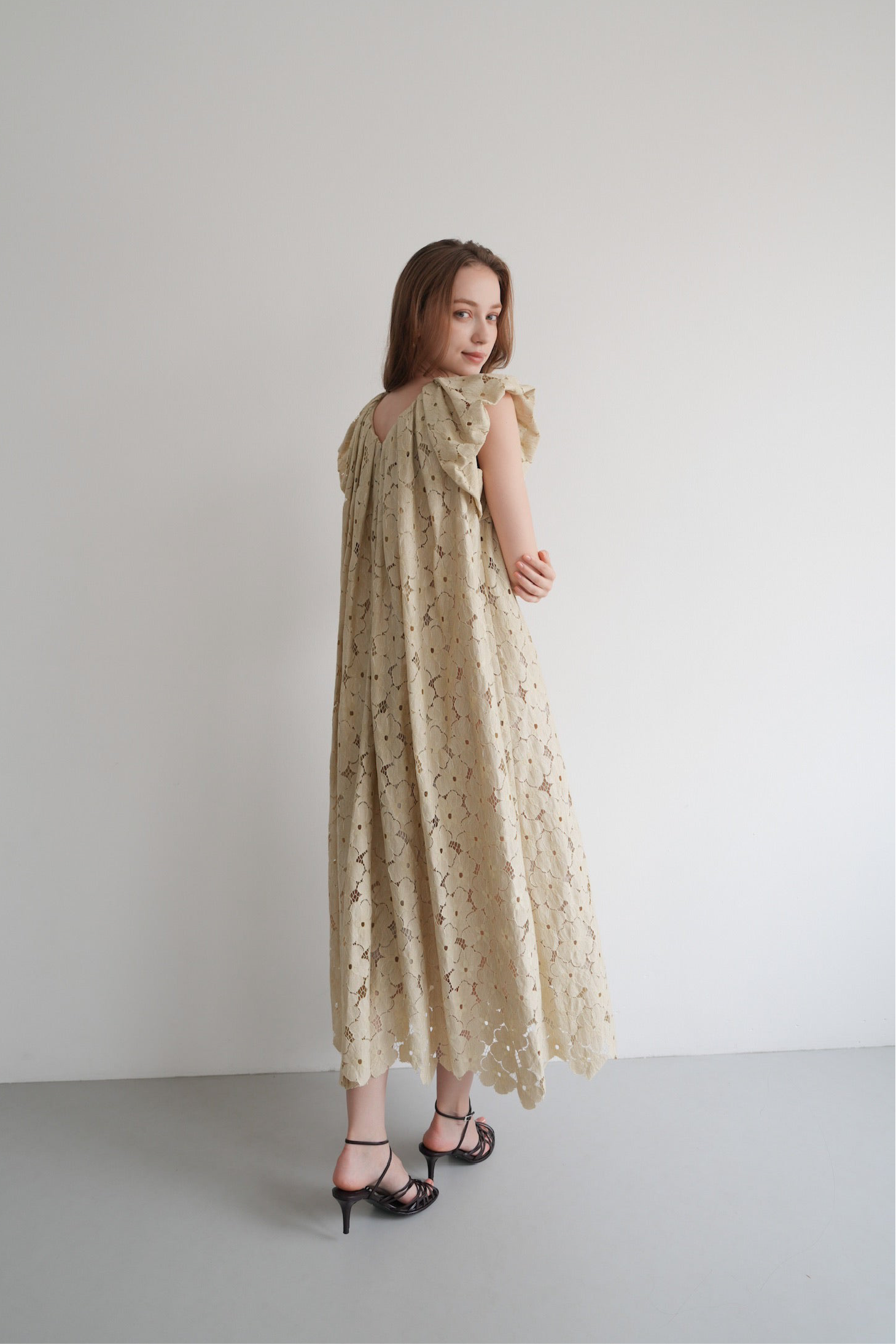 ワンピース acka flower lace gather tops flower lace drape one-piece – Acka online store