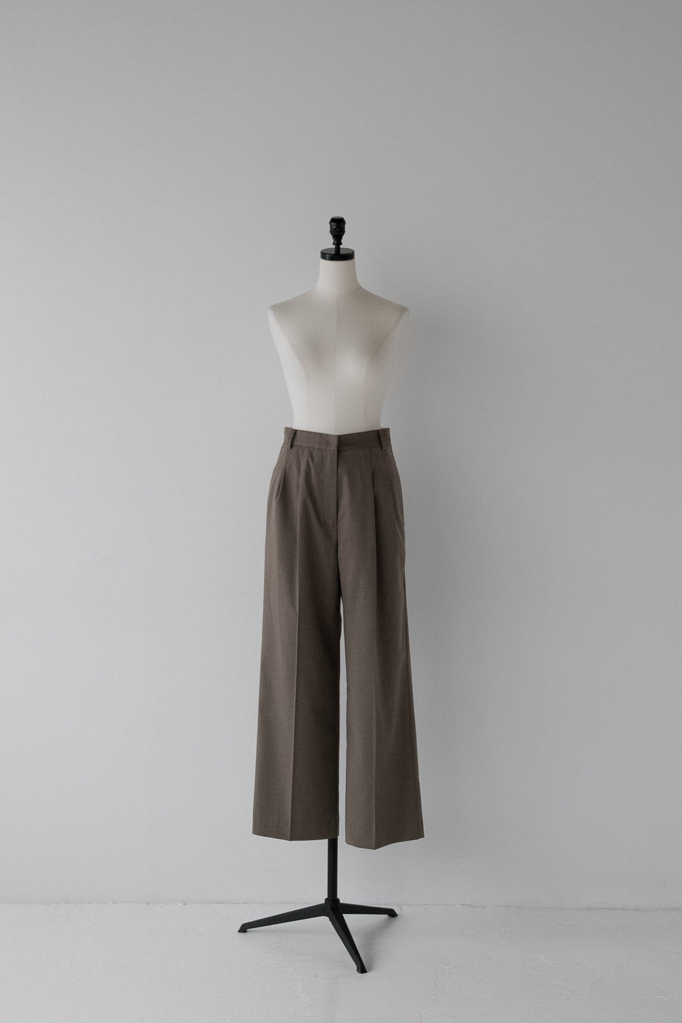 mannish tuck slacks