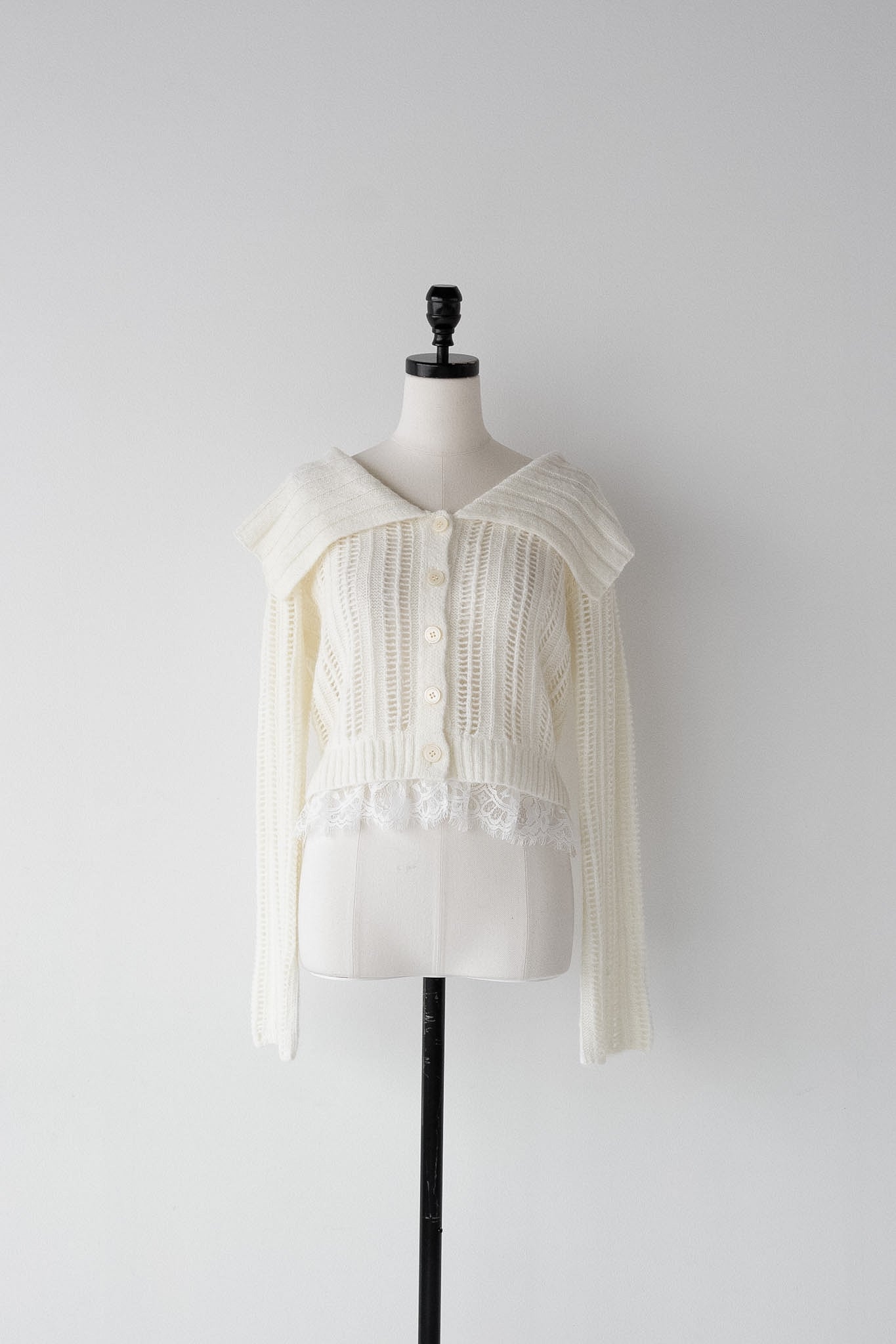 lace hem cable knit