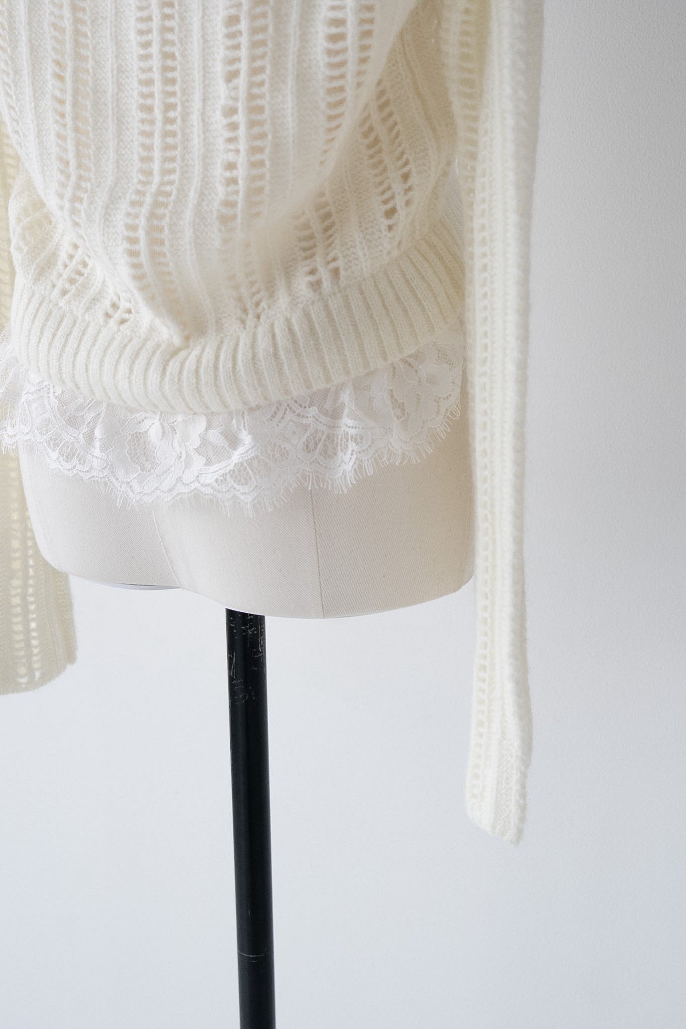 lace hem cable knit