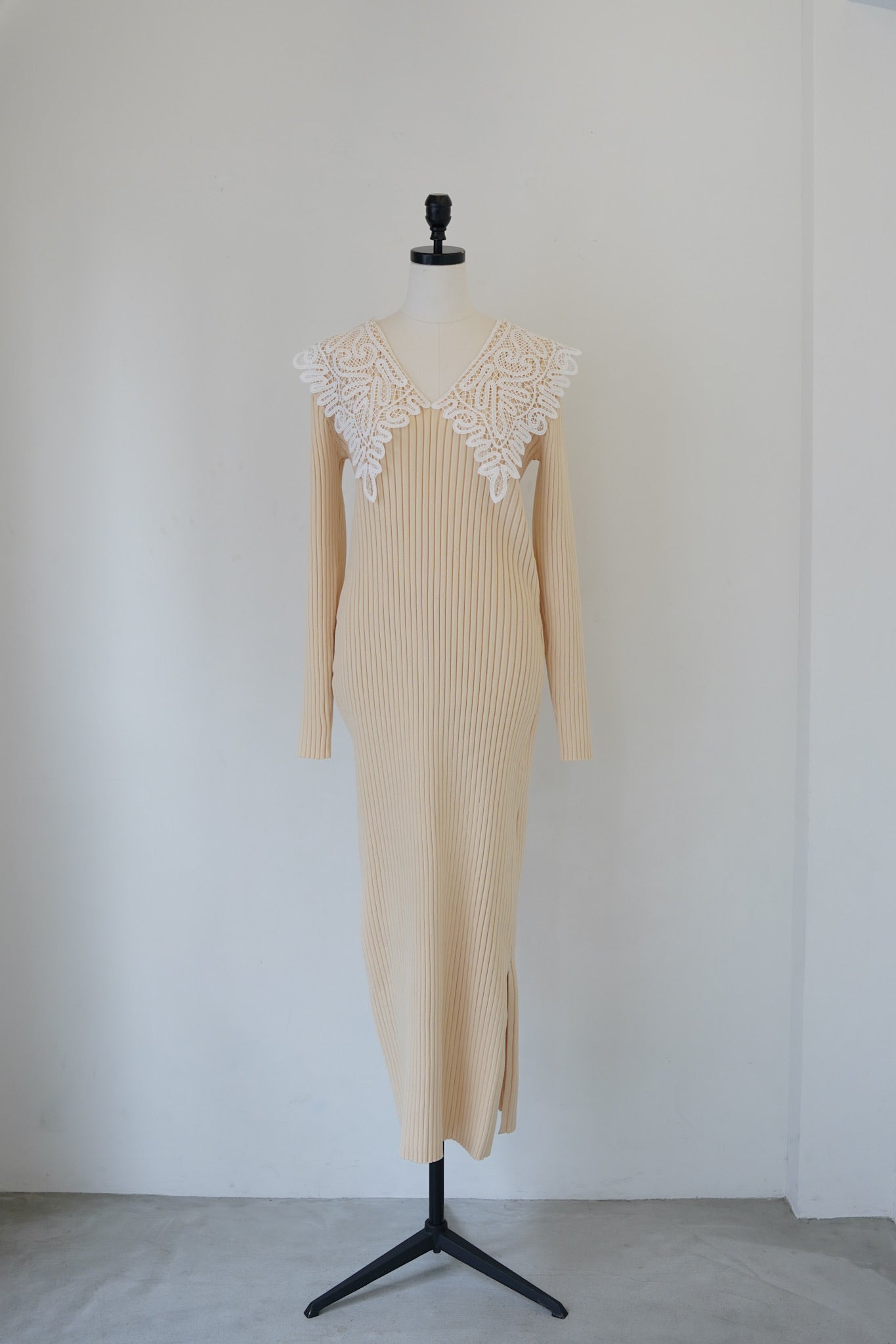 lace collar knit one-piece