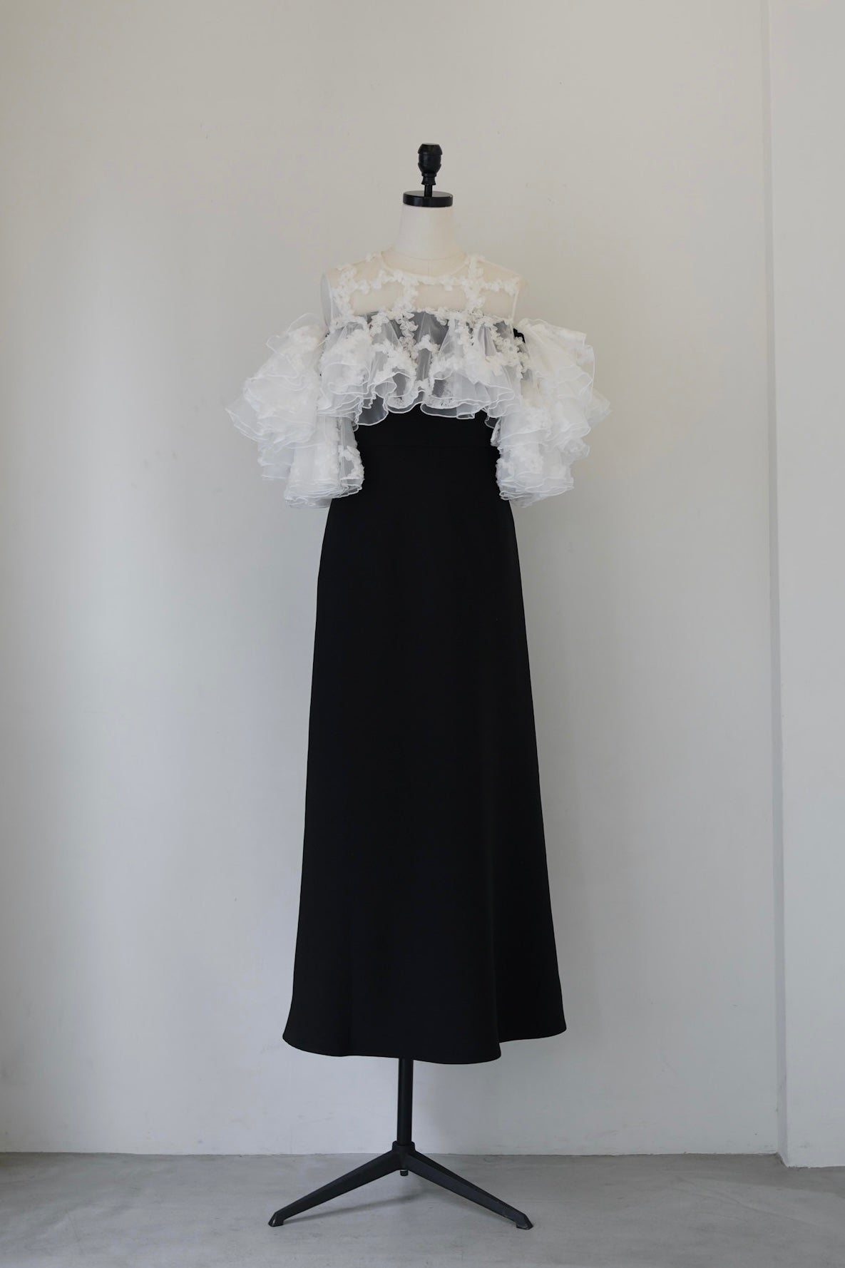 flower frill sleeve dress