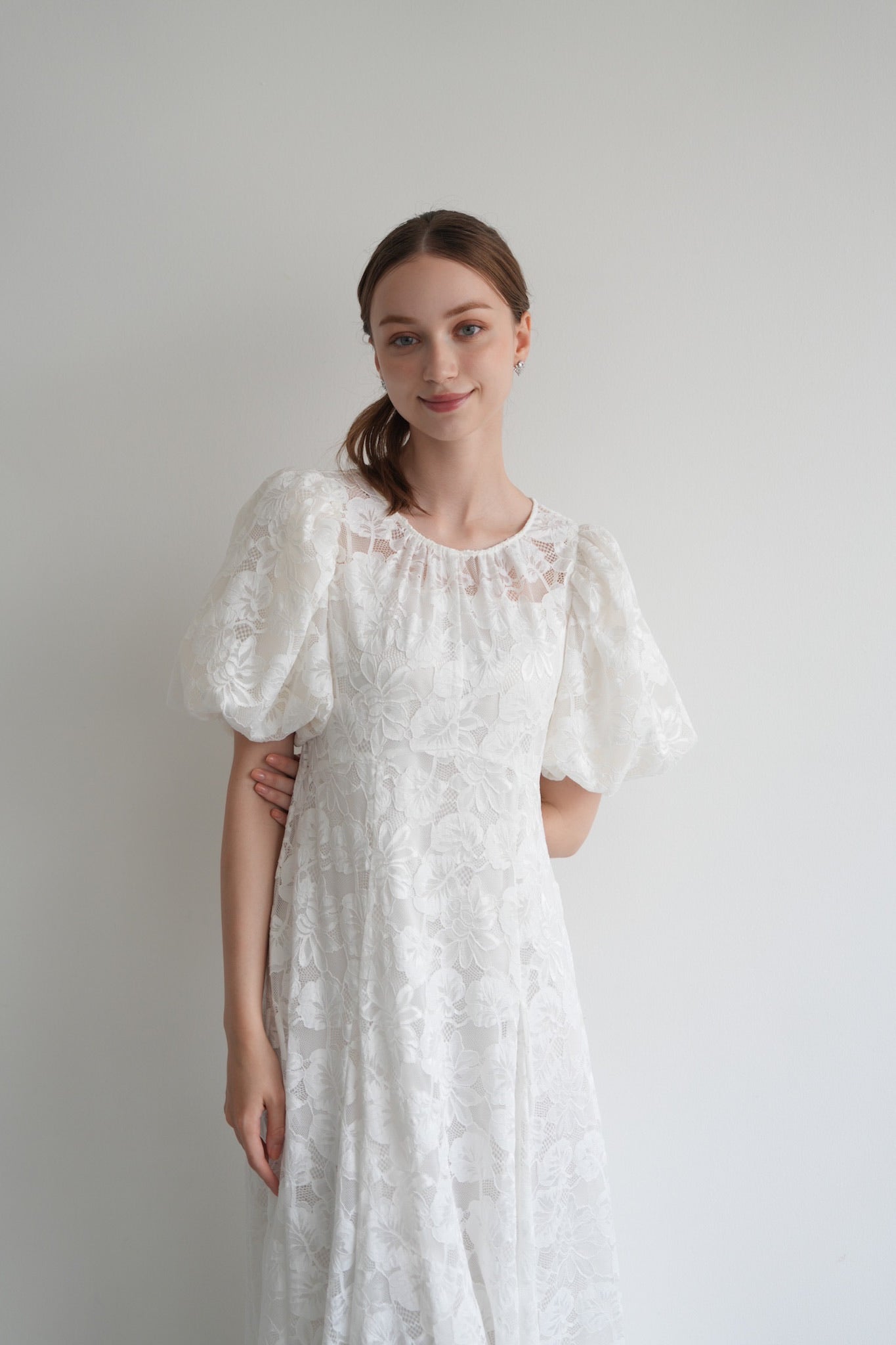puff sleeve lace dress