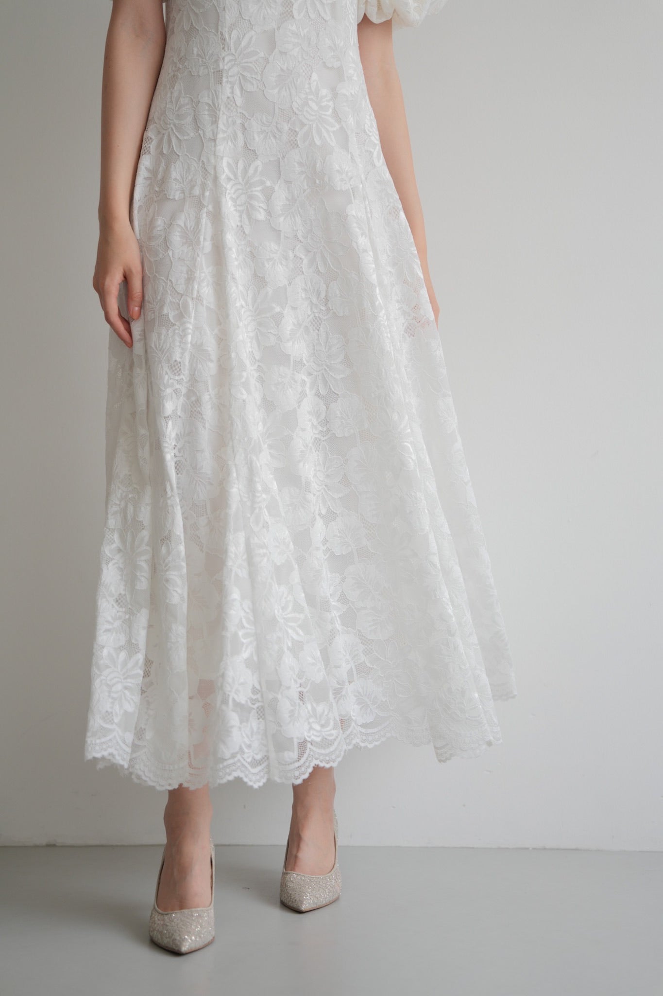 puff sleeve lace dress