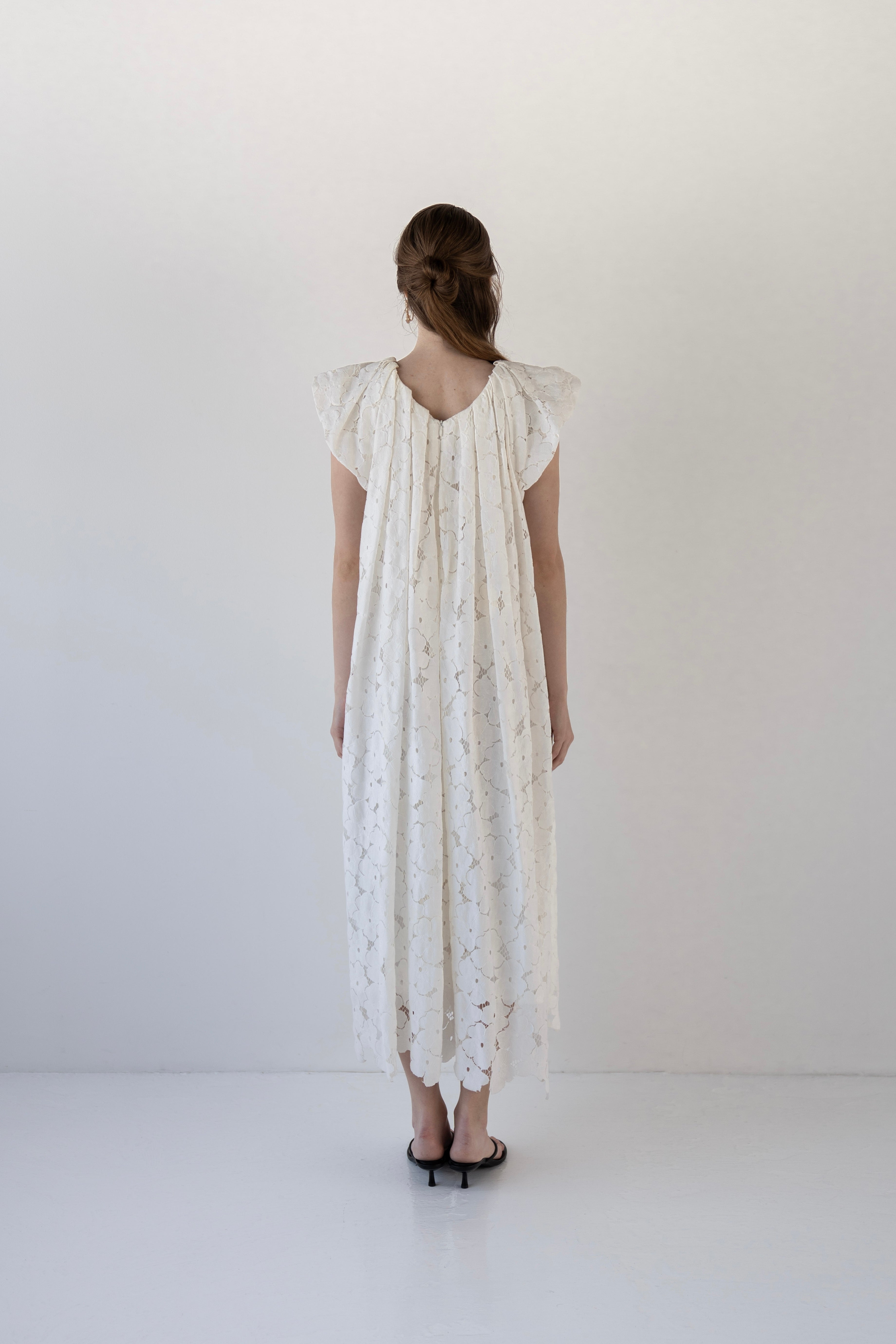flower lace drape one-piece – Acka online store