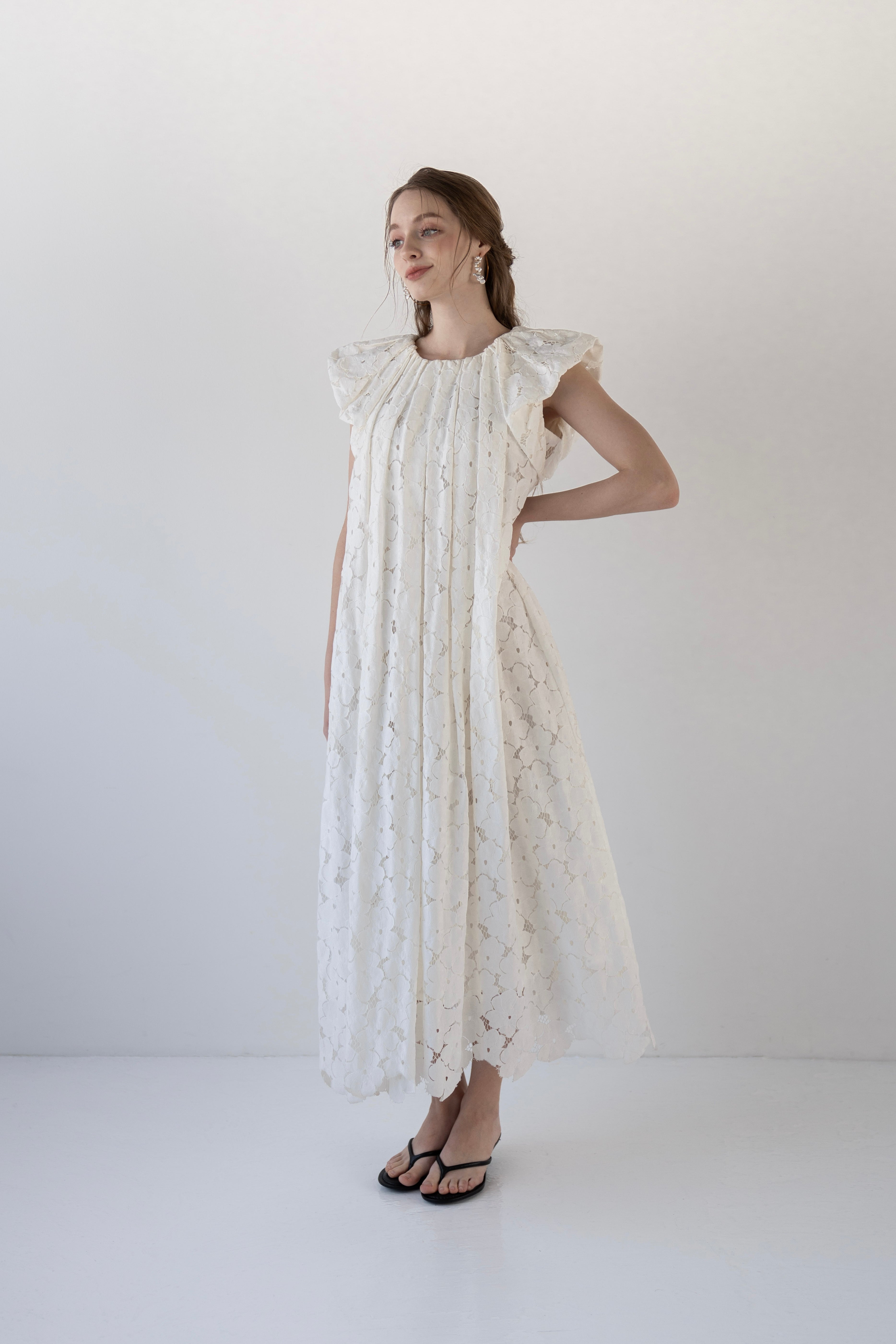 flower lace drape one-piece – Acka online store