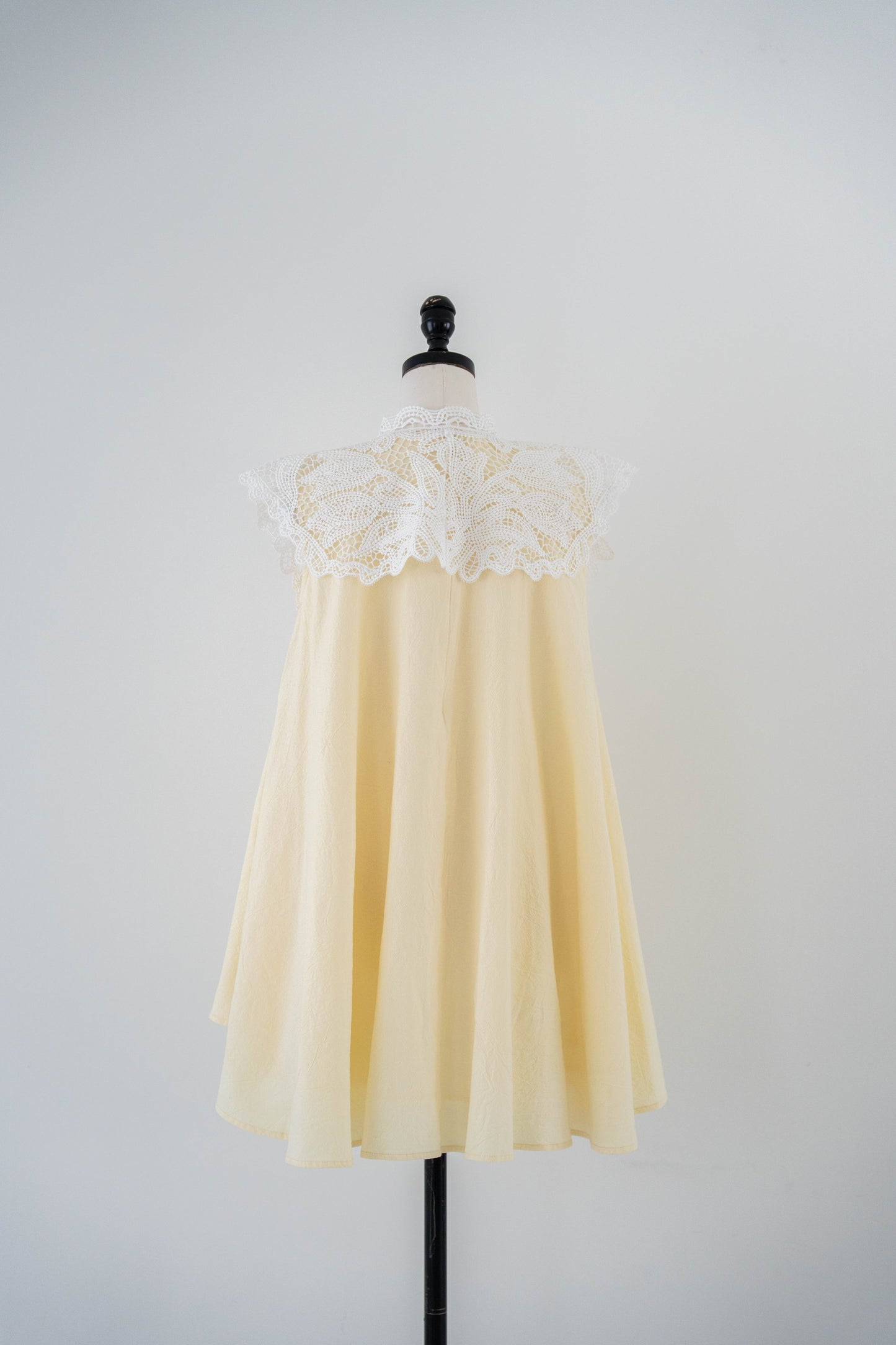 classic lace collar tops