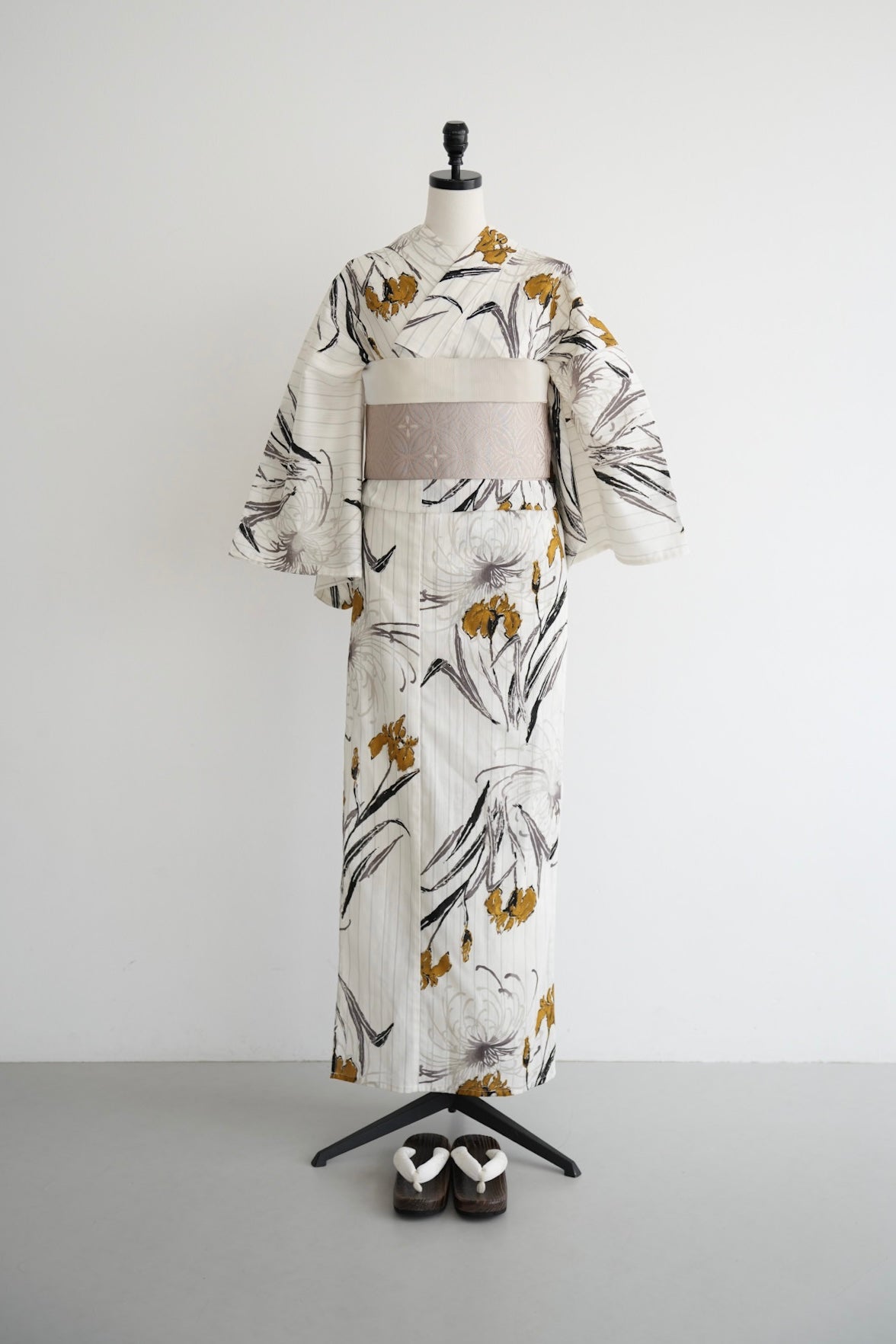 Acka.×utatane] 菖蒲と糸菊 white 浴衣4set – Acka online store