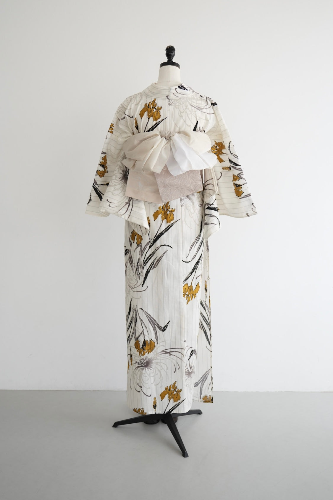 Acka.×utatane] 菖蒲と糸菊 white 浴衣4set – Acka online store