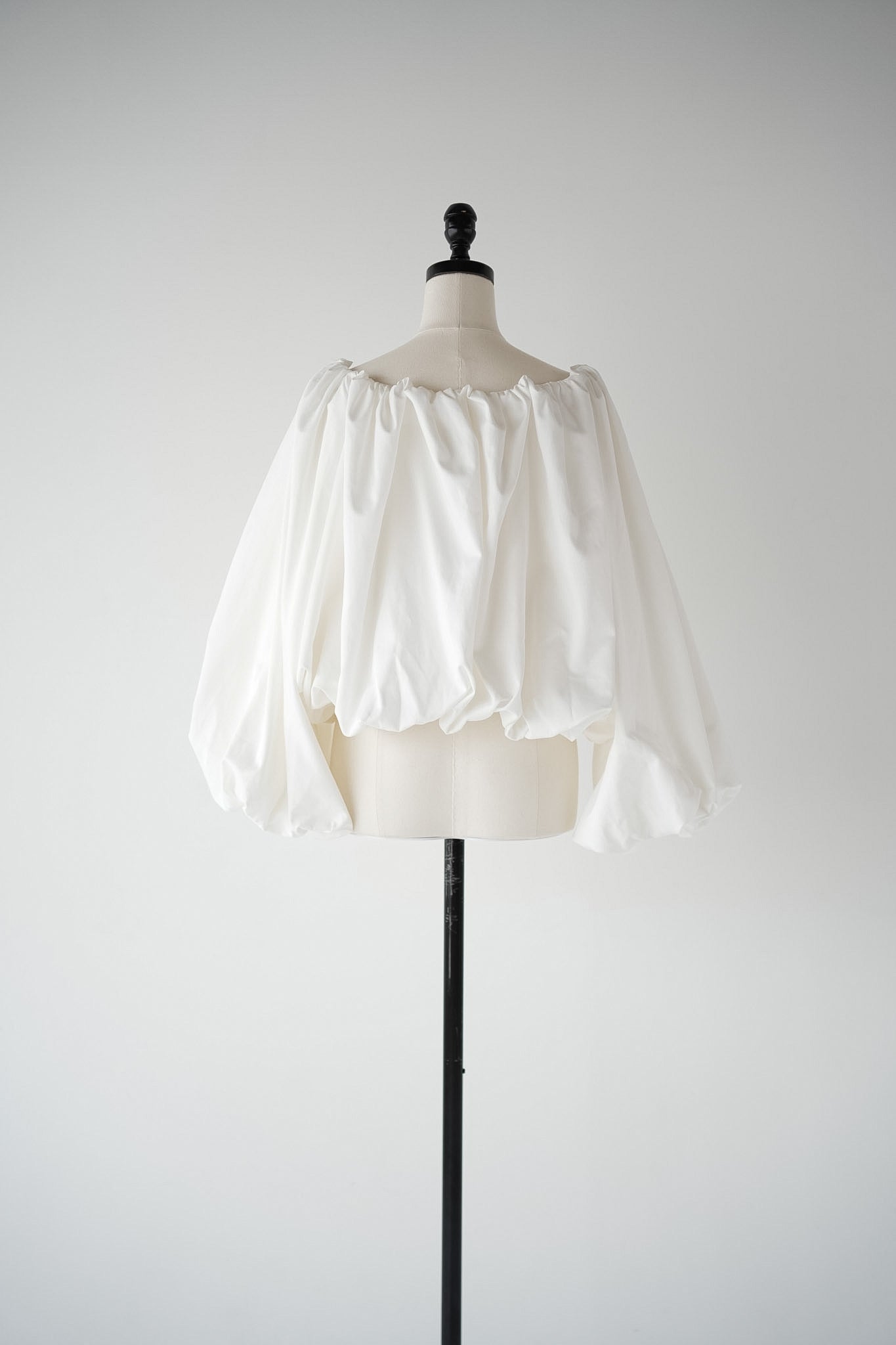 volume balloon blouse
