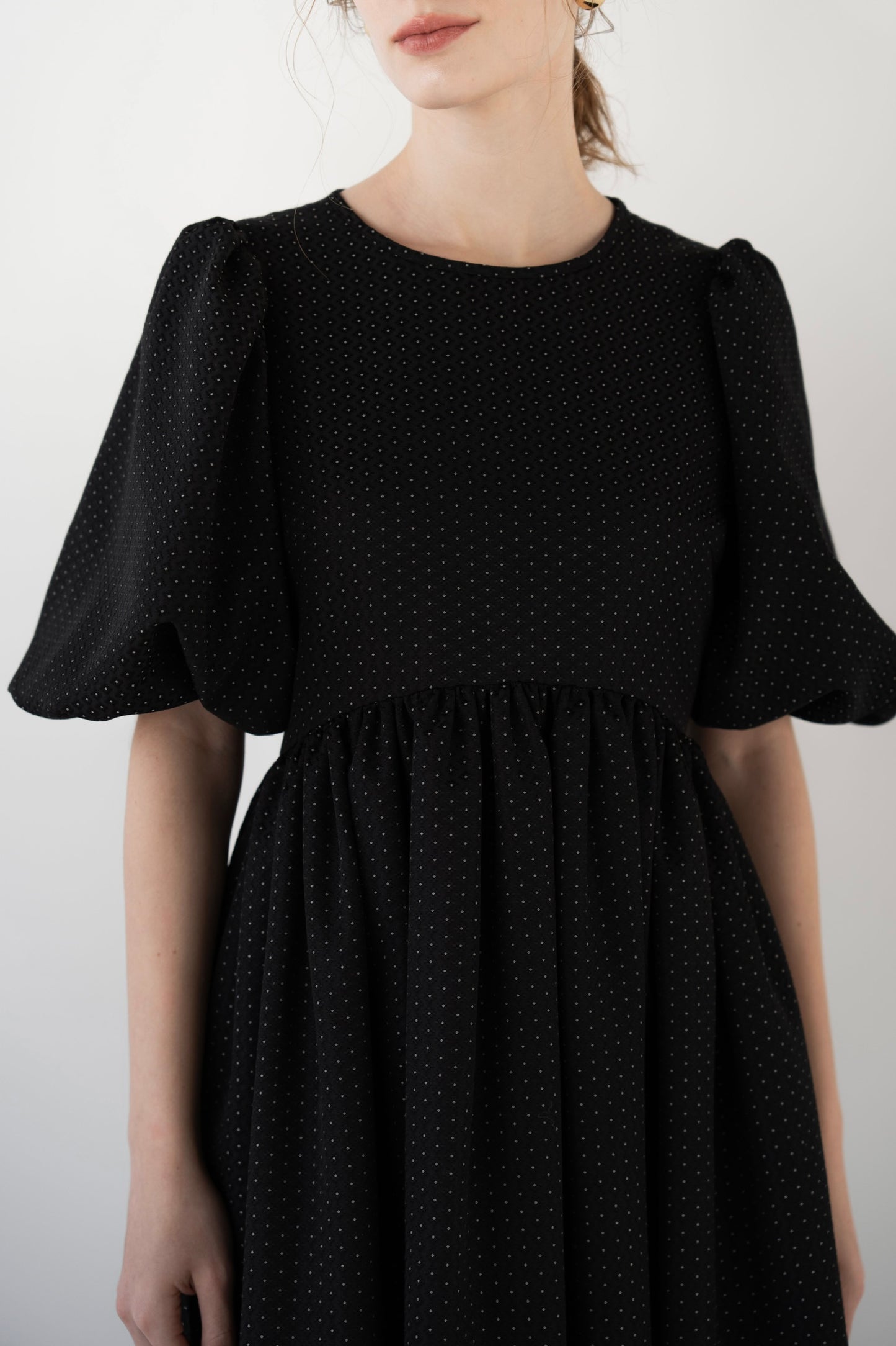 puff sleeve volume one-piece