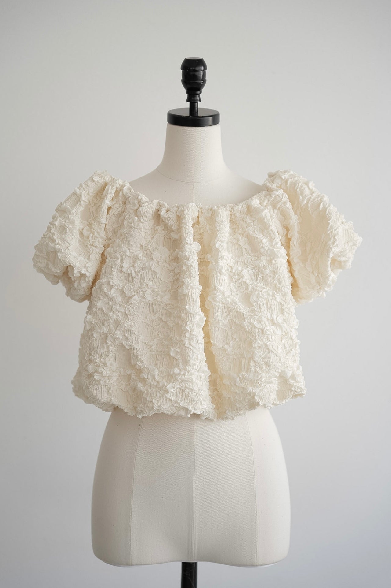 embossed form tops