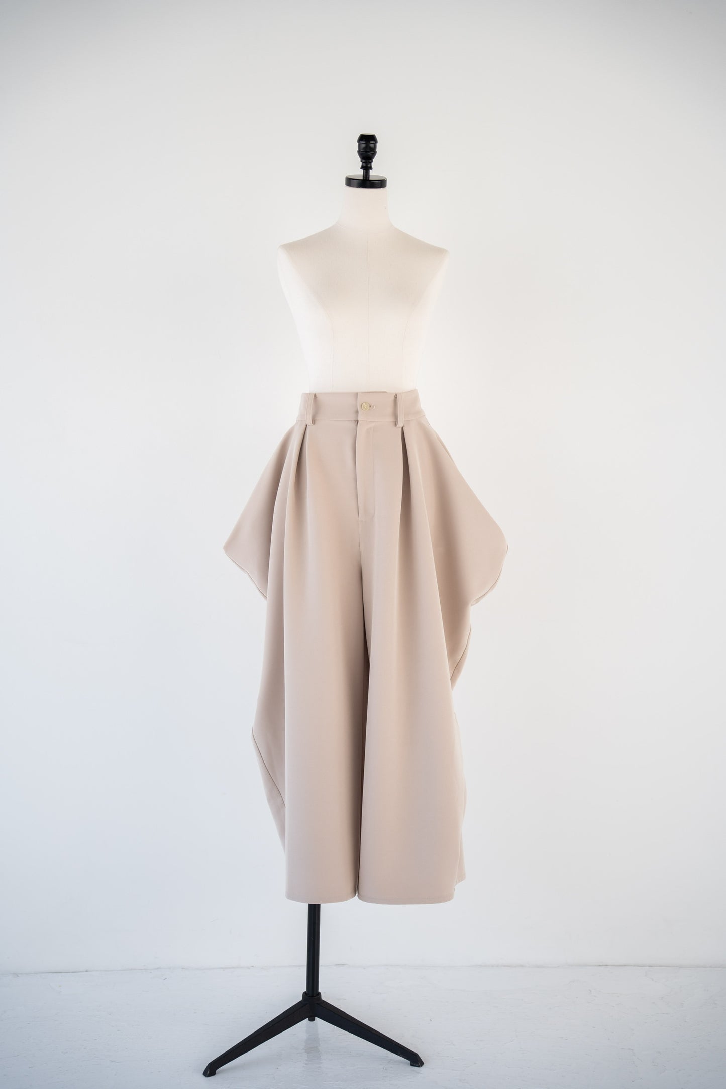cocoon tuck pants