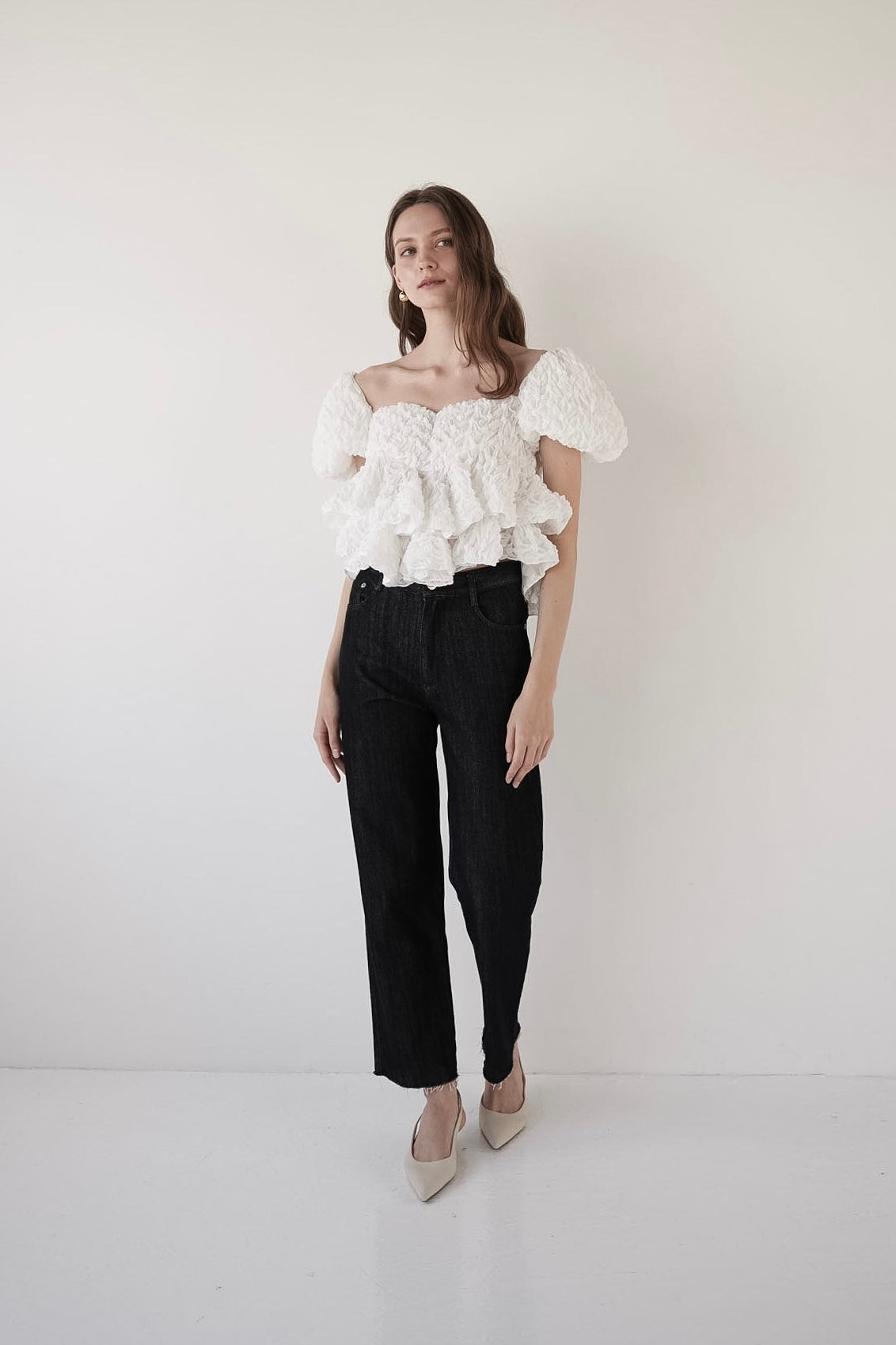[美品] Ackaフリル付きベージュトップス volume peplum tops – Acka online store