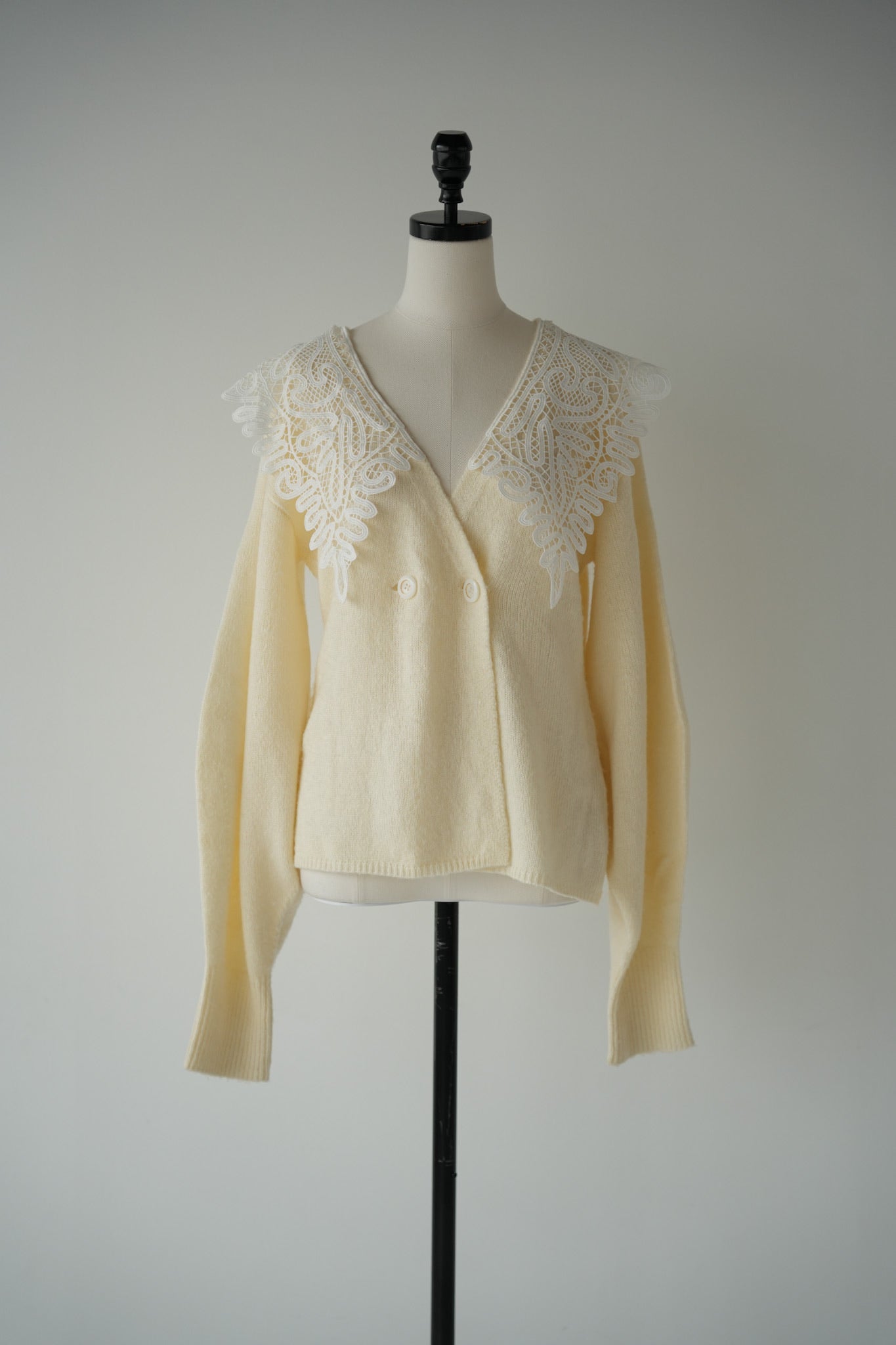 lace collar knit cardigan