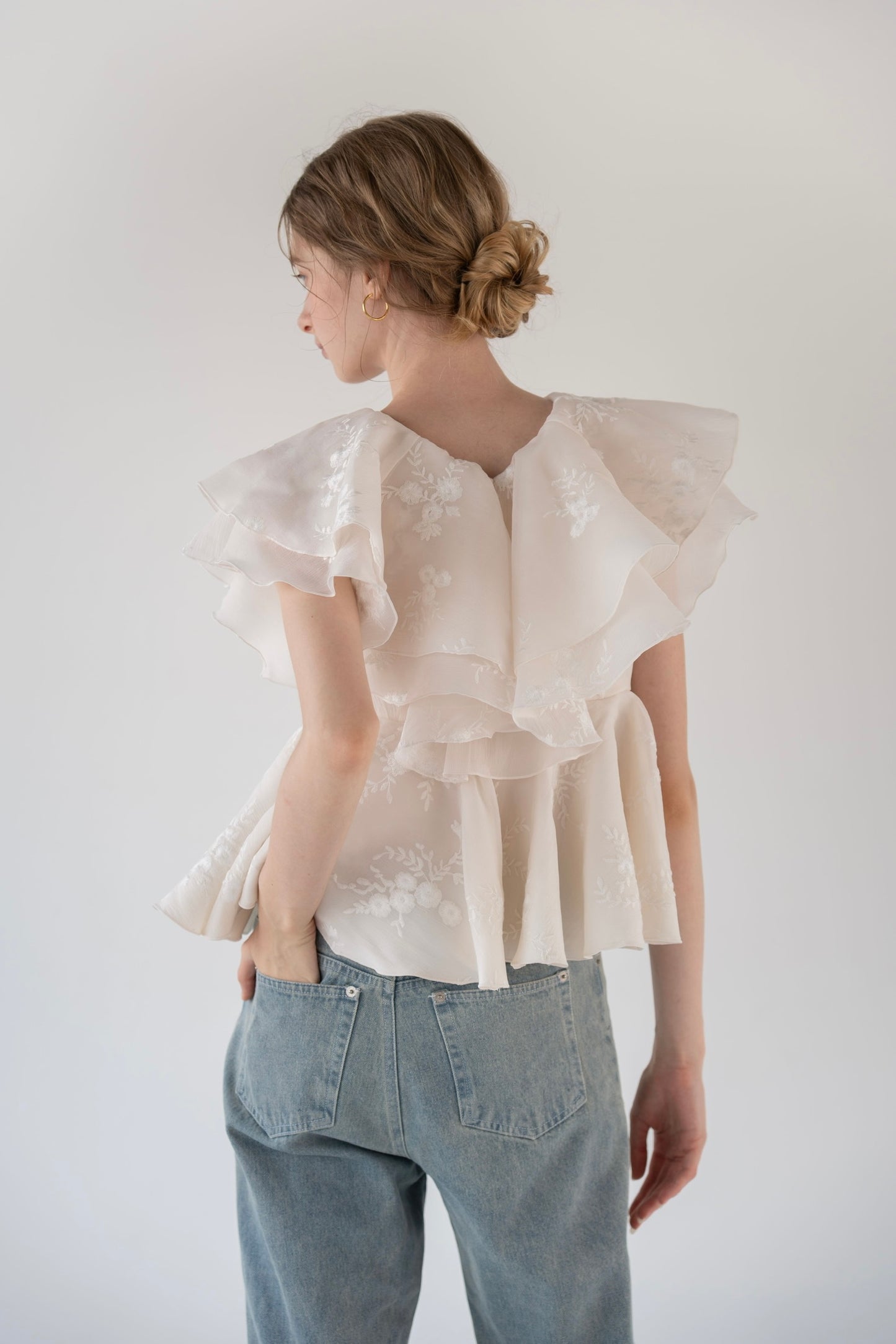 embroidery volume blouse