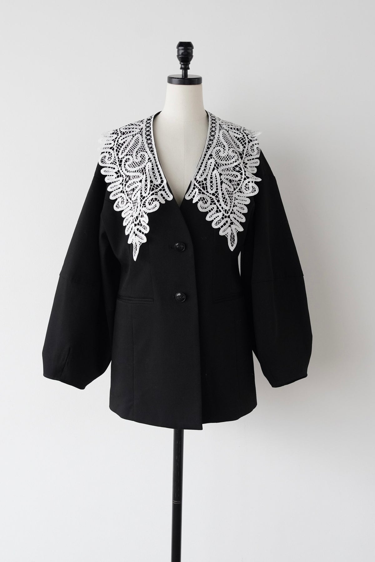 lace collar jacket