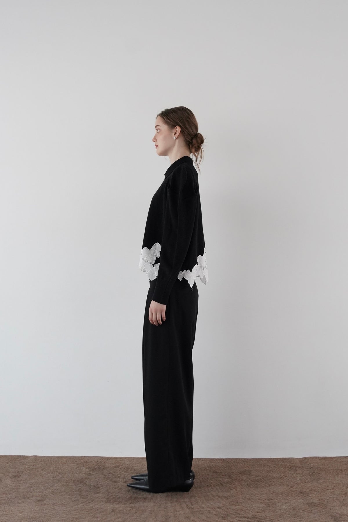 lace hem collar knit