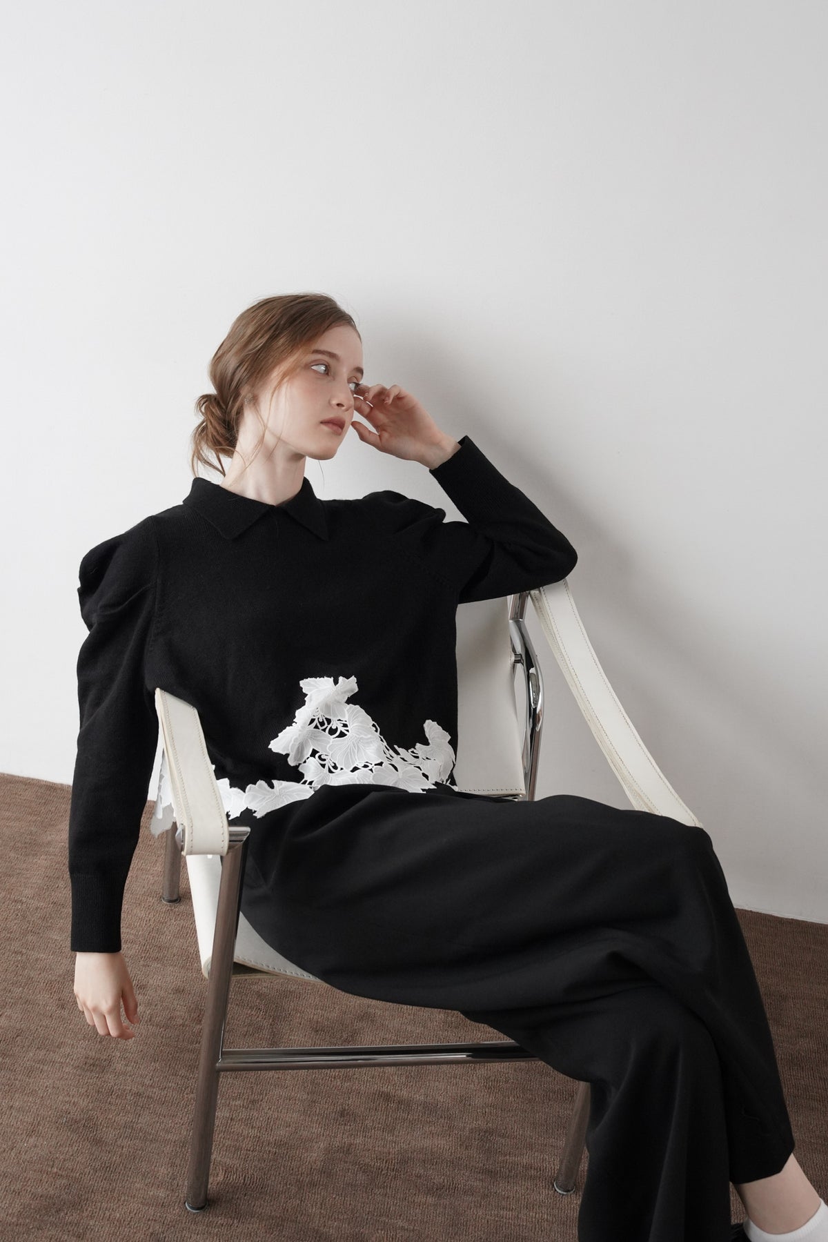lace hem collar knit