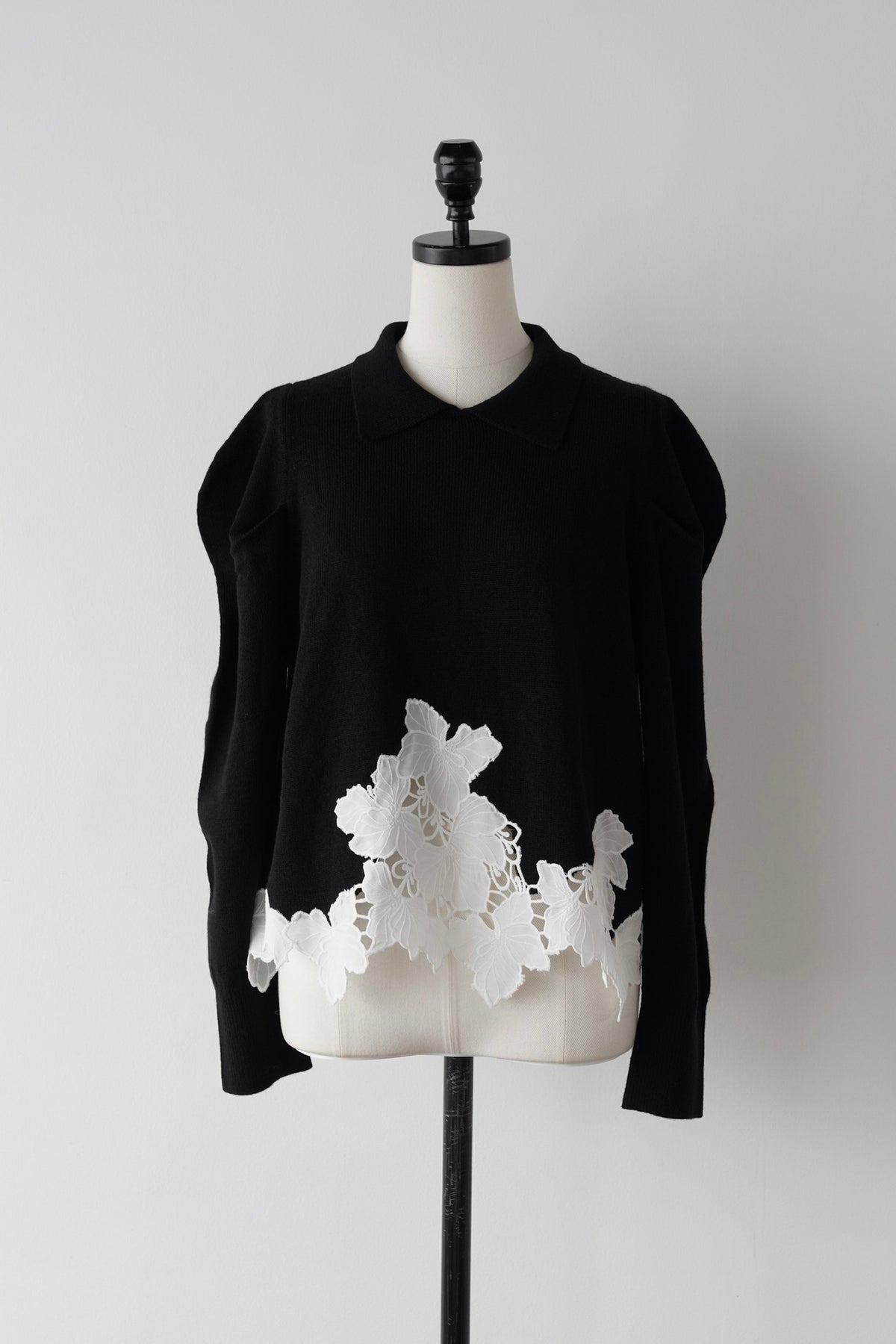 lace hem collar knit
