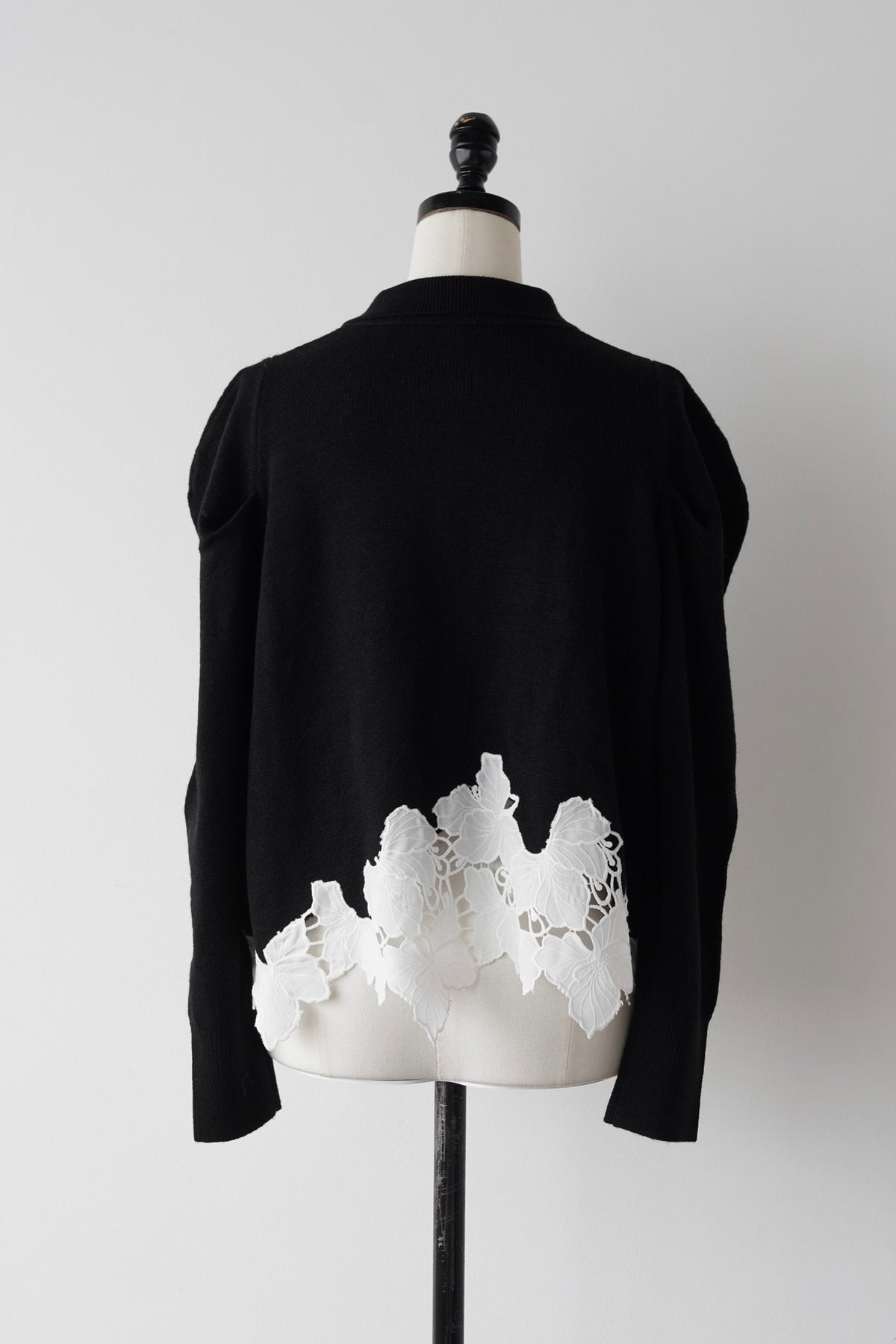 lace hem collar knit