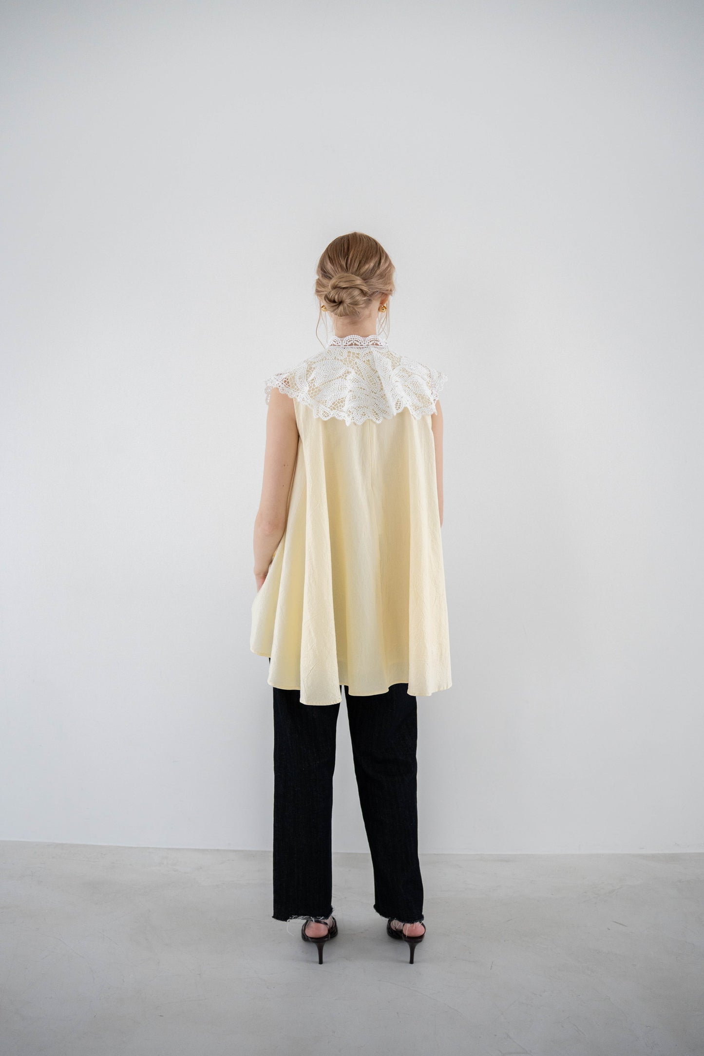 classic lace collar tops